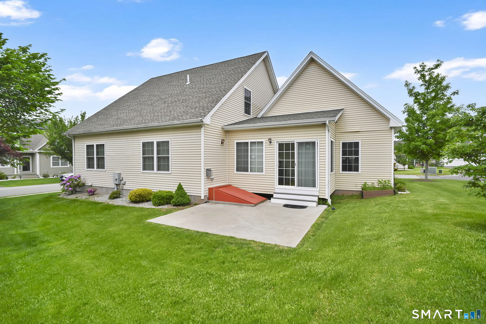 2 Christopher Court 2