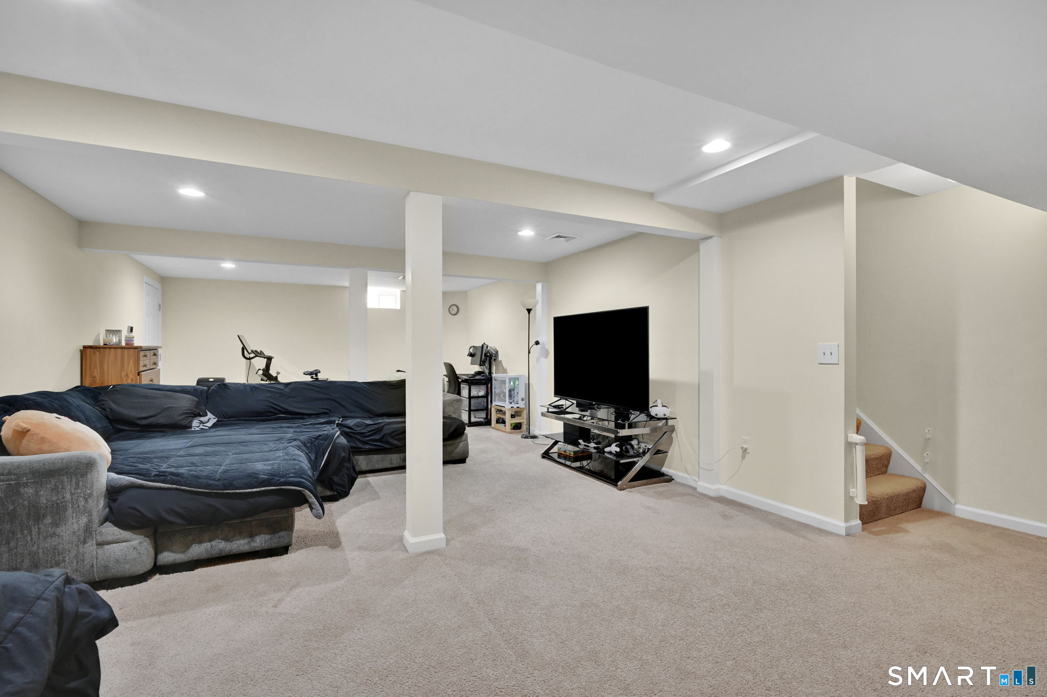 2 Christopher Court 2