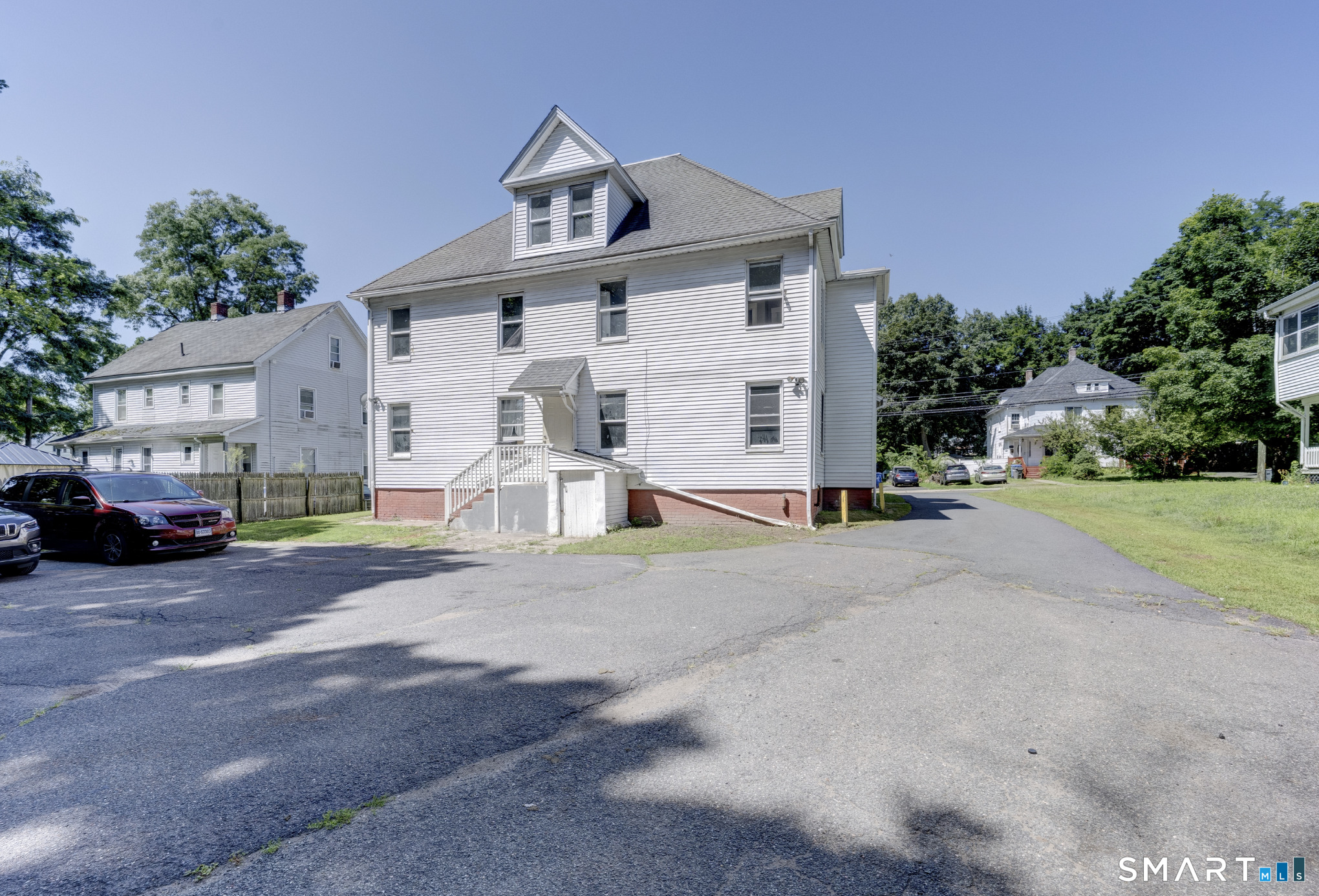85 Spruce Street Unit: B