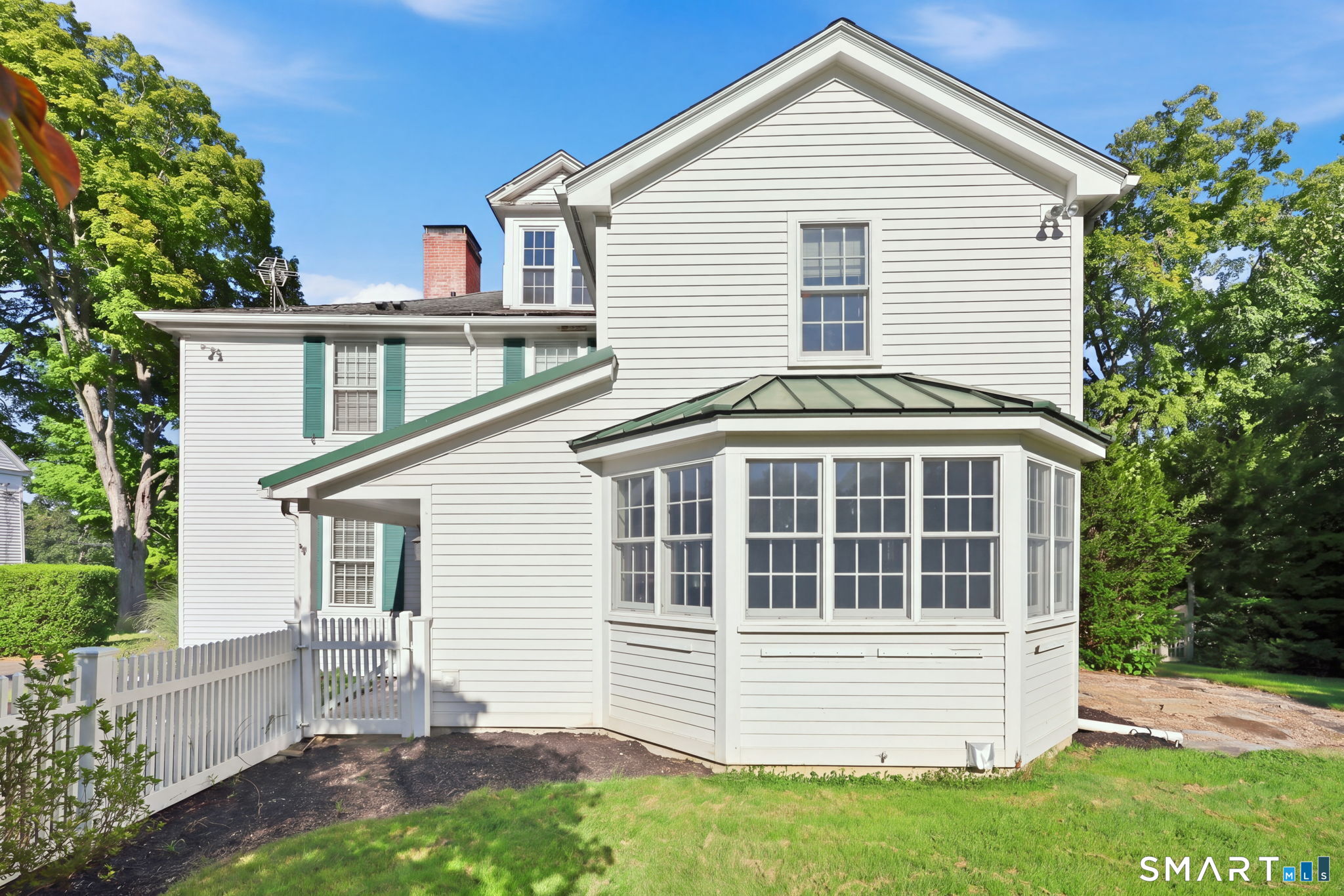 85 Tolland Green