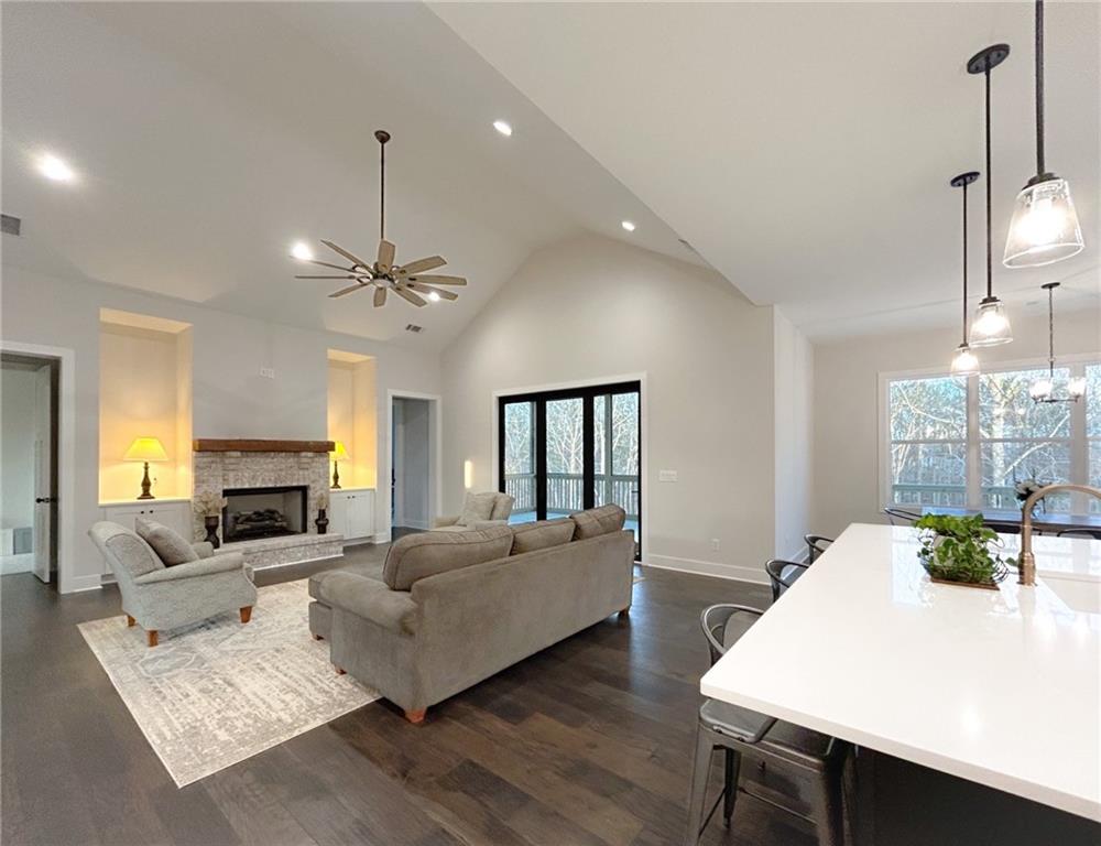 208 Belmont Drive SE