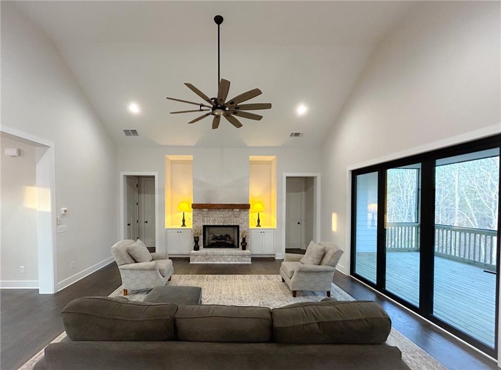 208 Belmont Drive SE