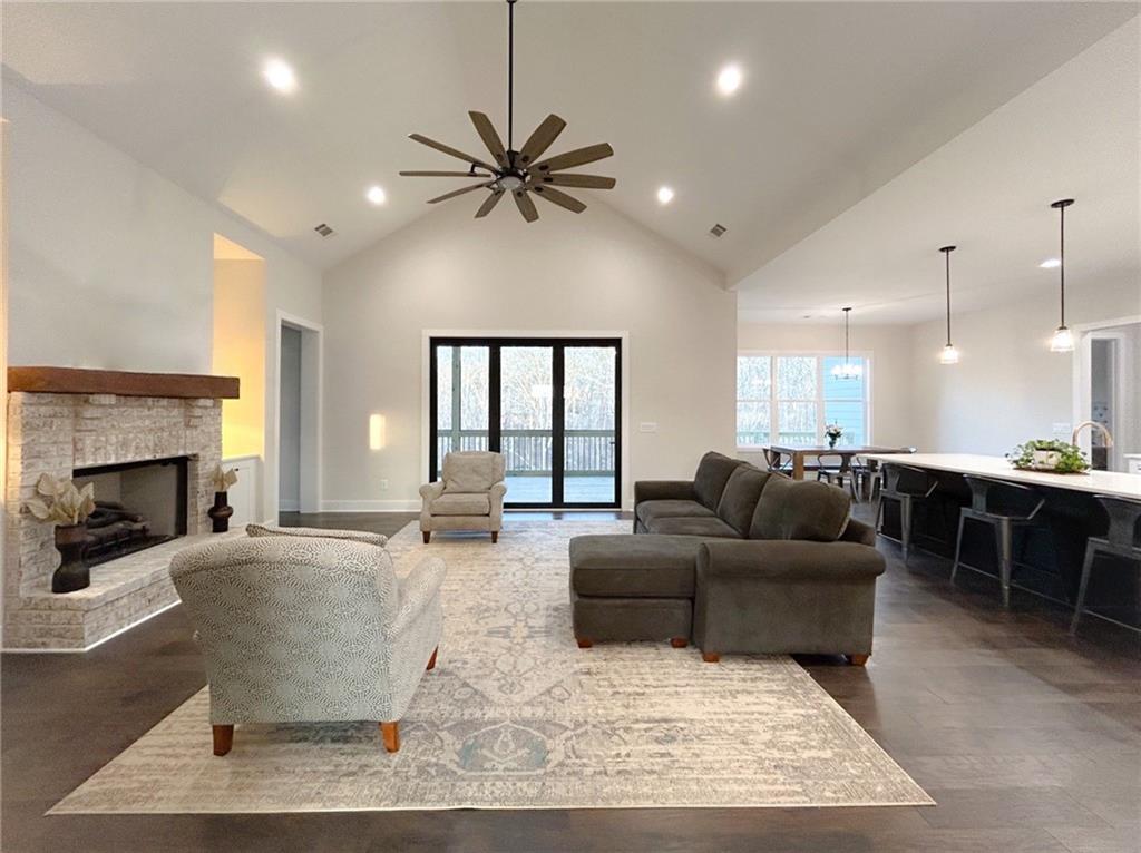208 Belmont Drive SE