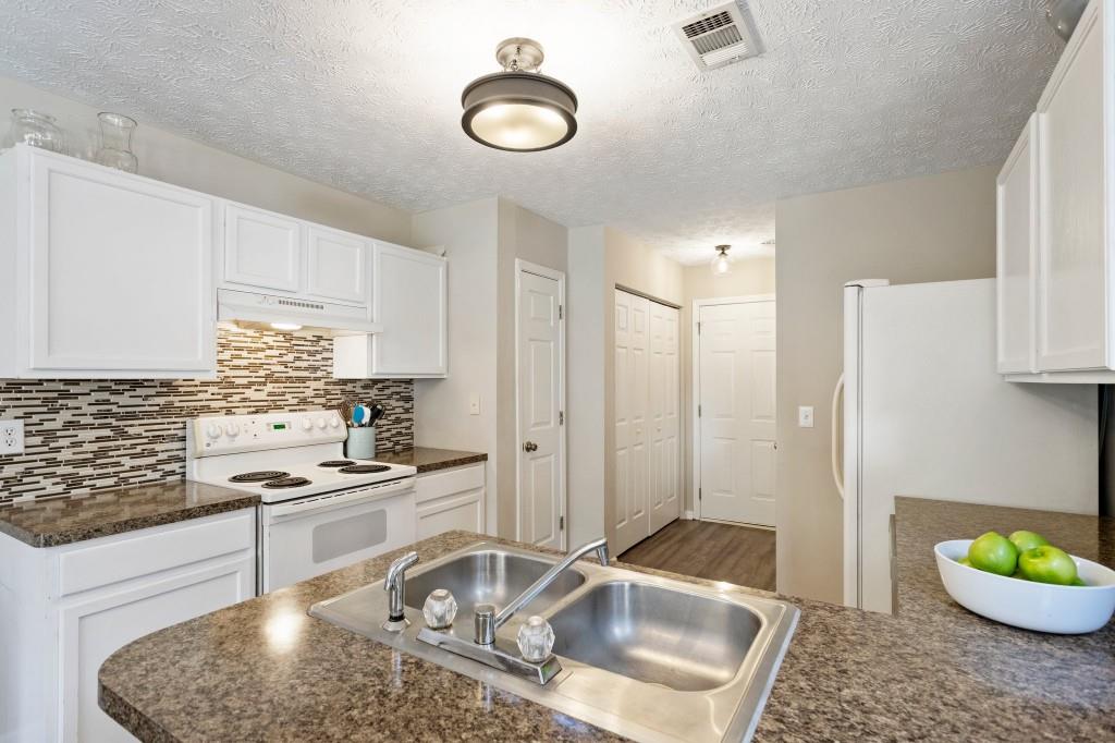 507 Oakleaf Court