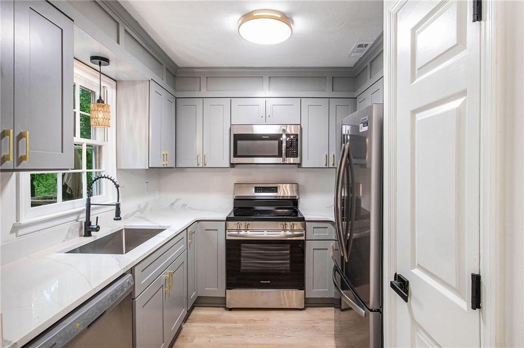 450 High Creek Trace