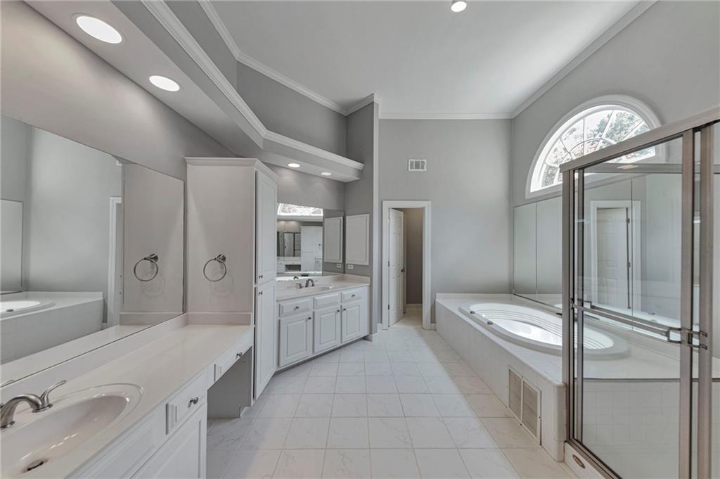 1555 Highview Pines Pass