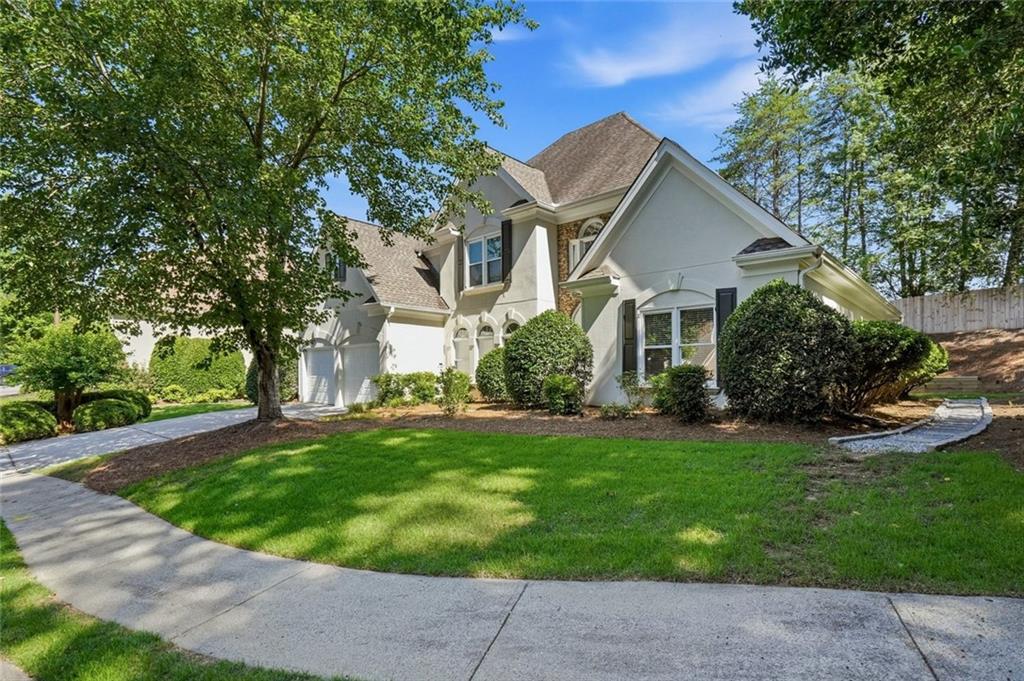 1200 Woodlawn Drive NE