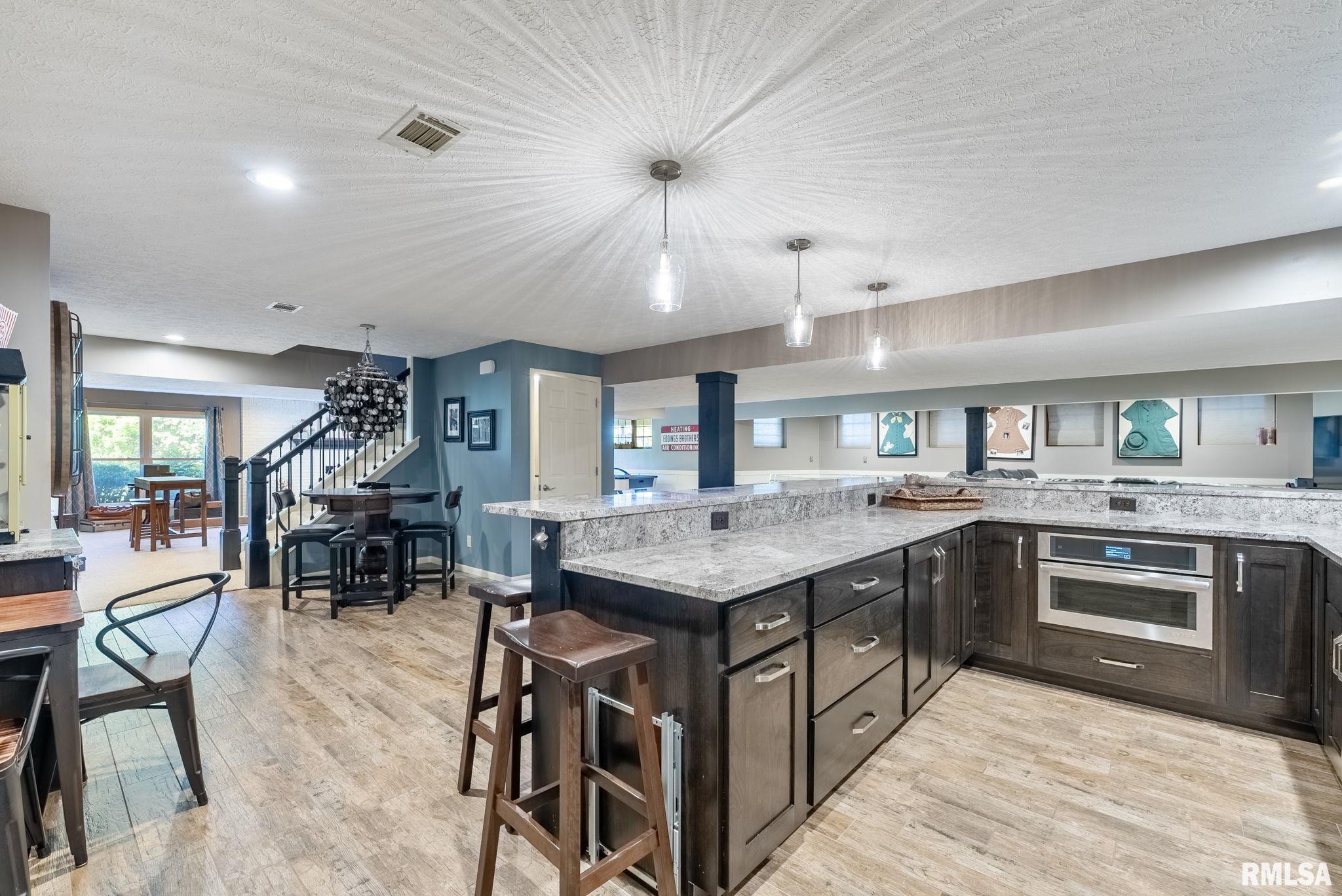 3220 LUNDY Lane