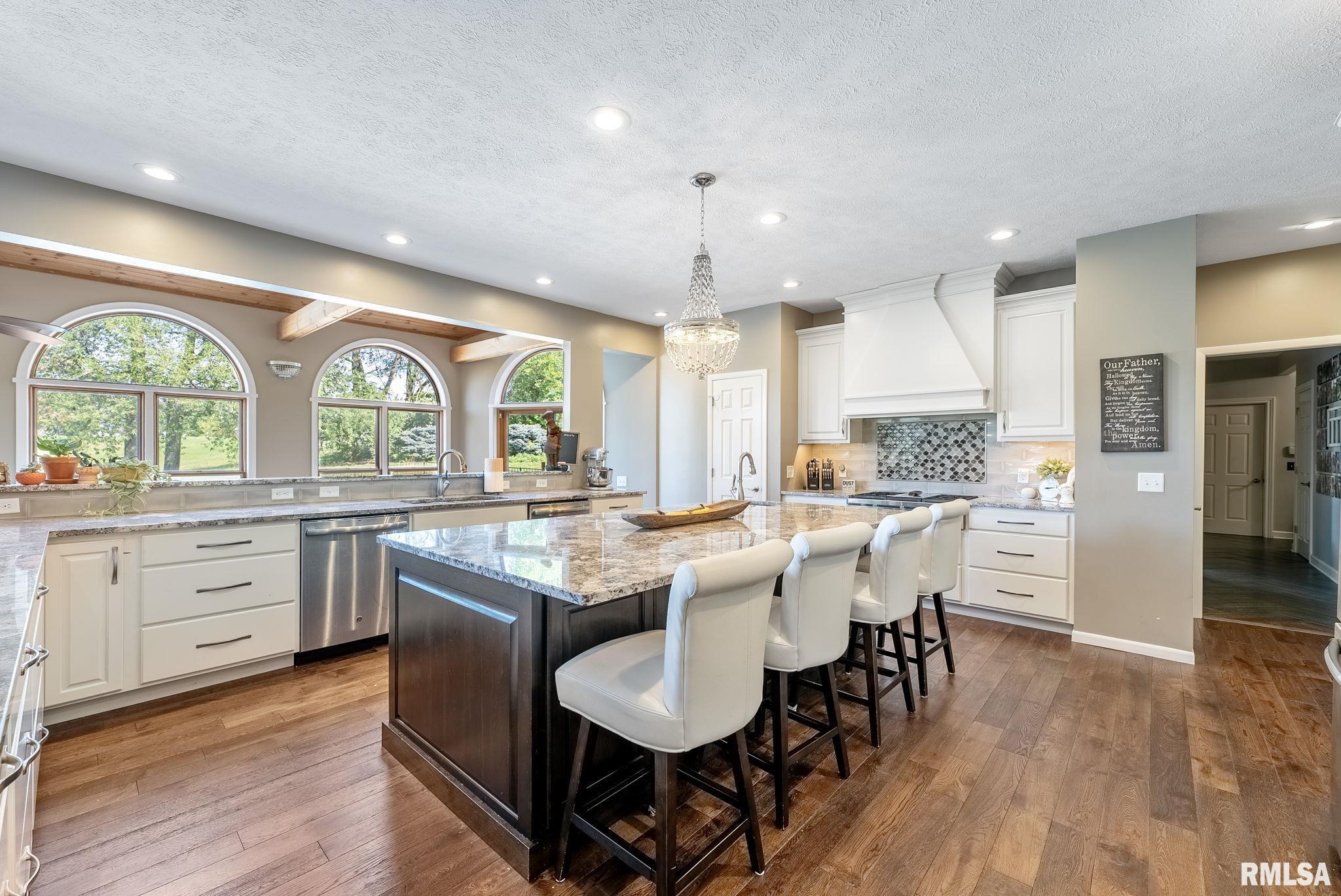 3220 LUNDY Lane