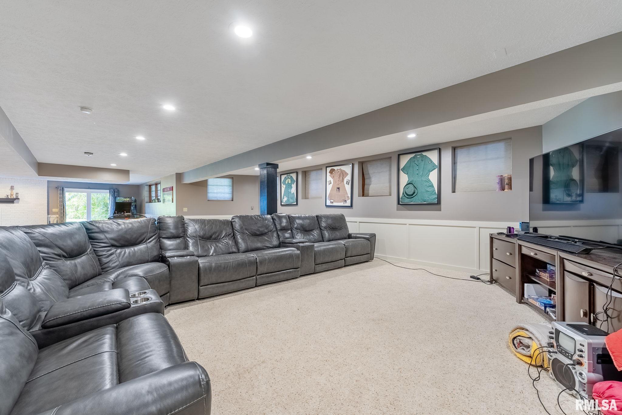 3220 LUNDY Lane