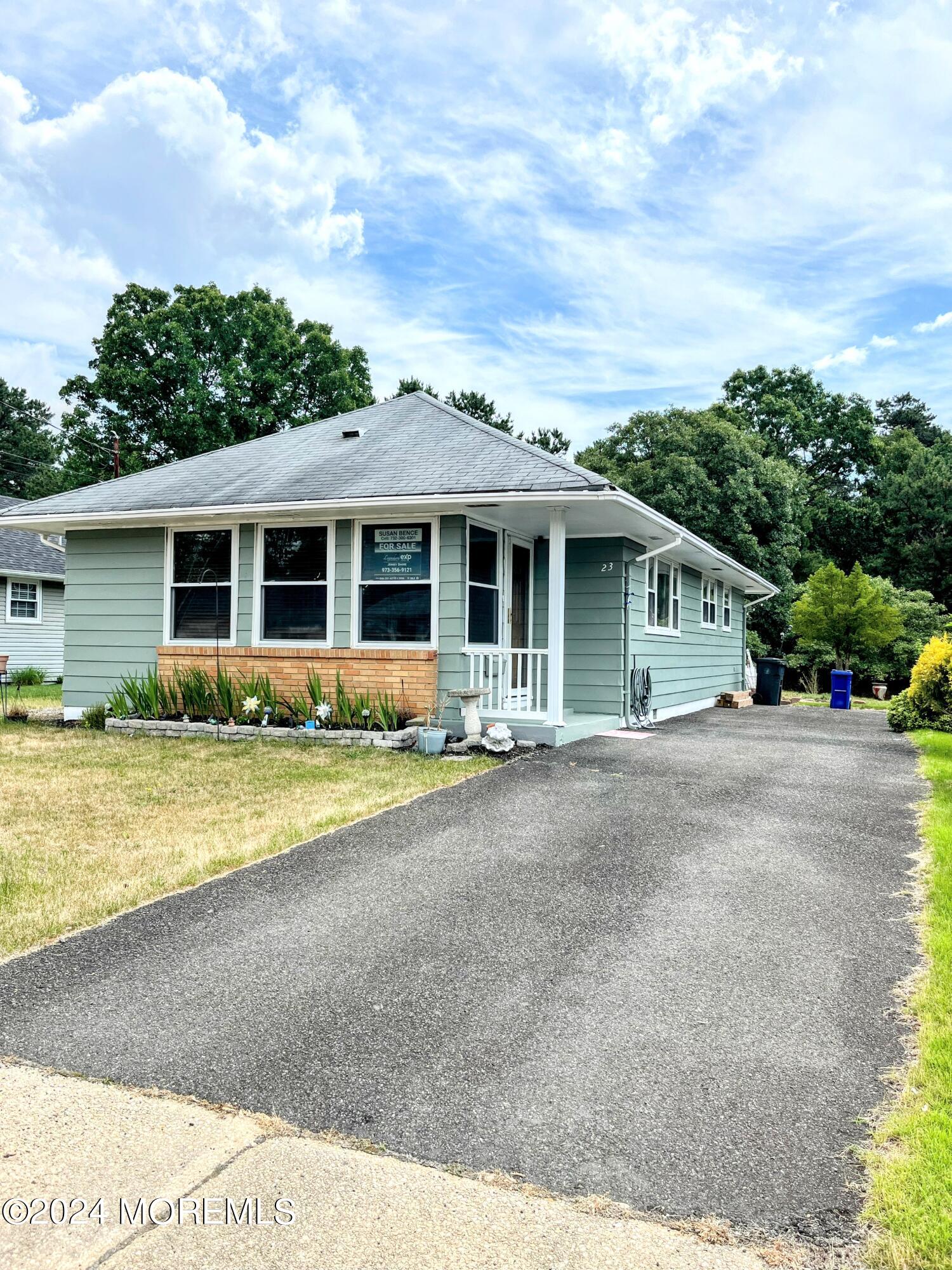 23 Yellowstone Drive