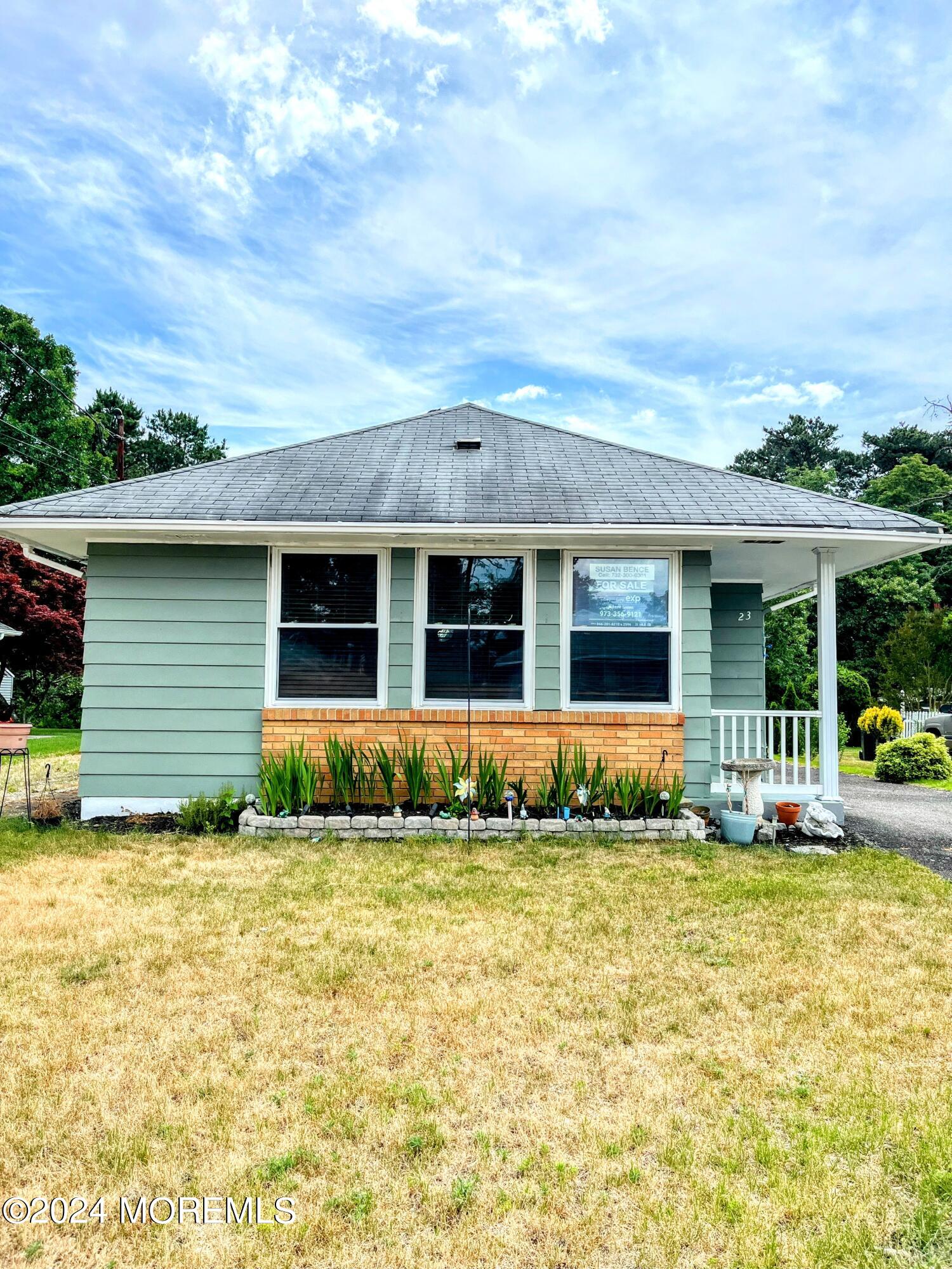 23 Yellowstone Drive