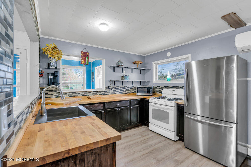 23 Yellowstone Drive