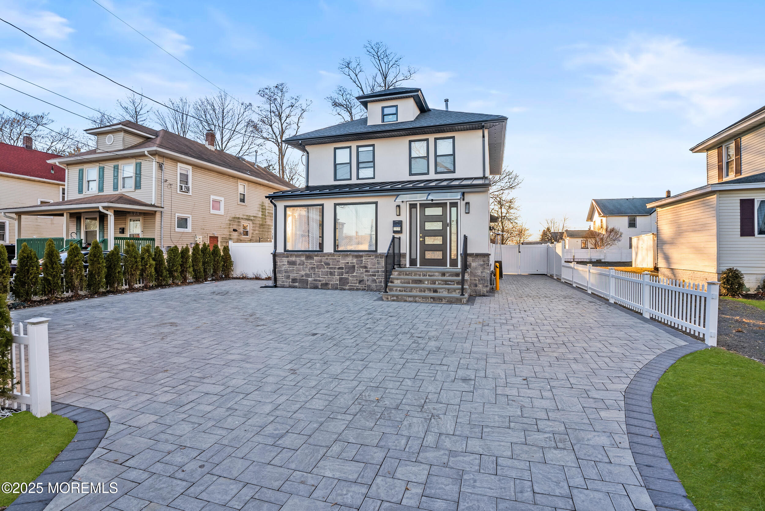 368 Shrewsbury Avenue