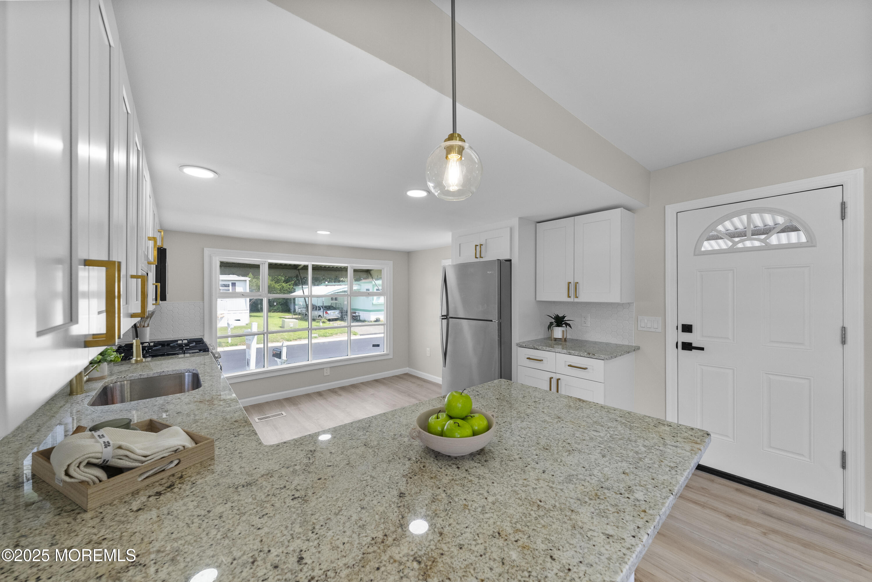 18 Larisa Lane