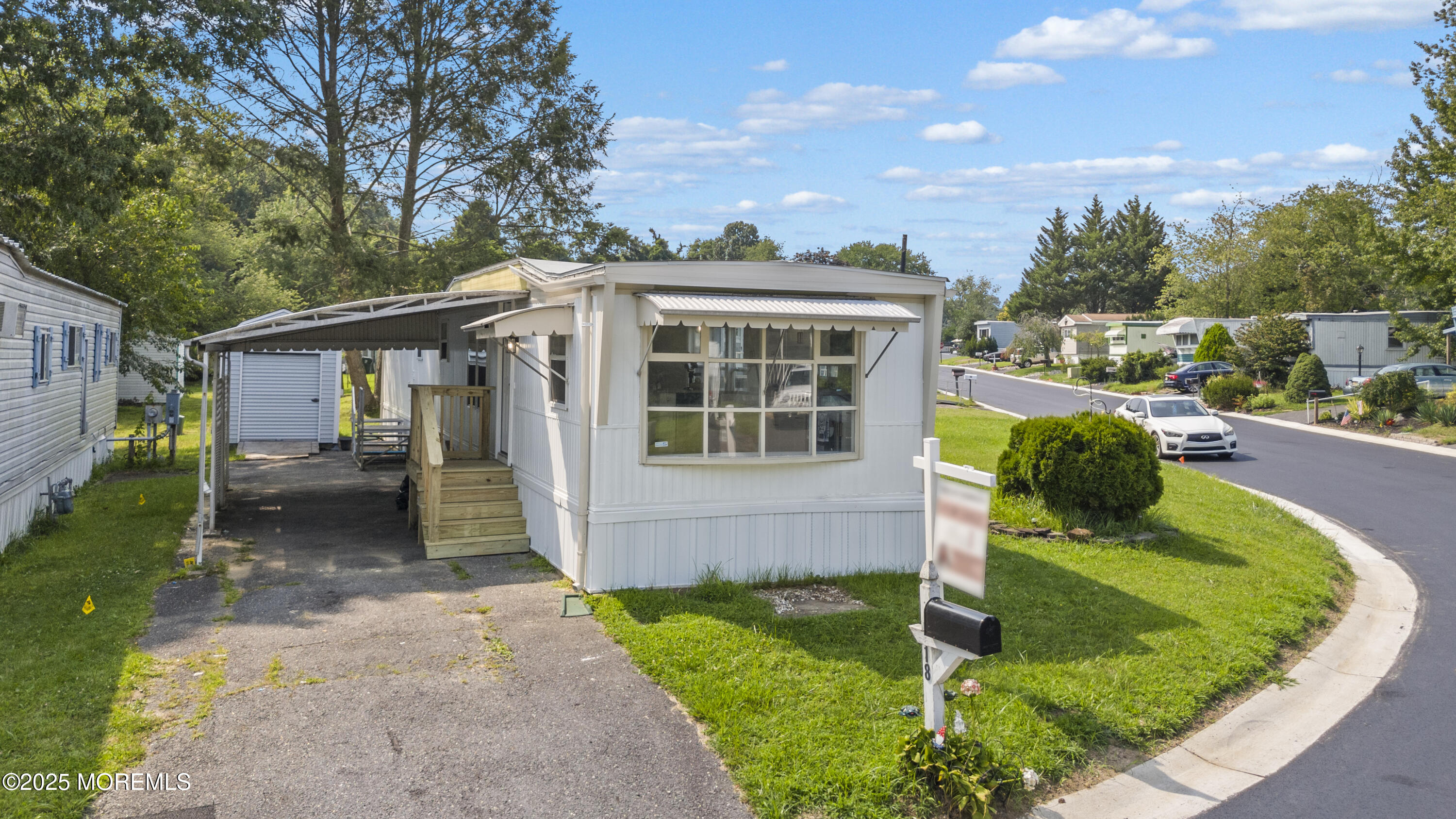 18 Larisa Lane