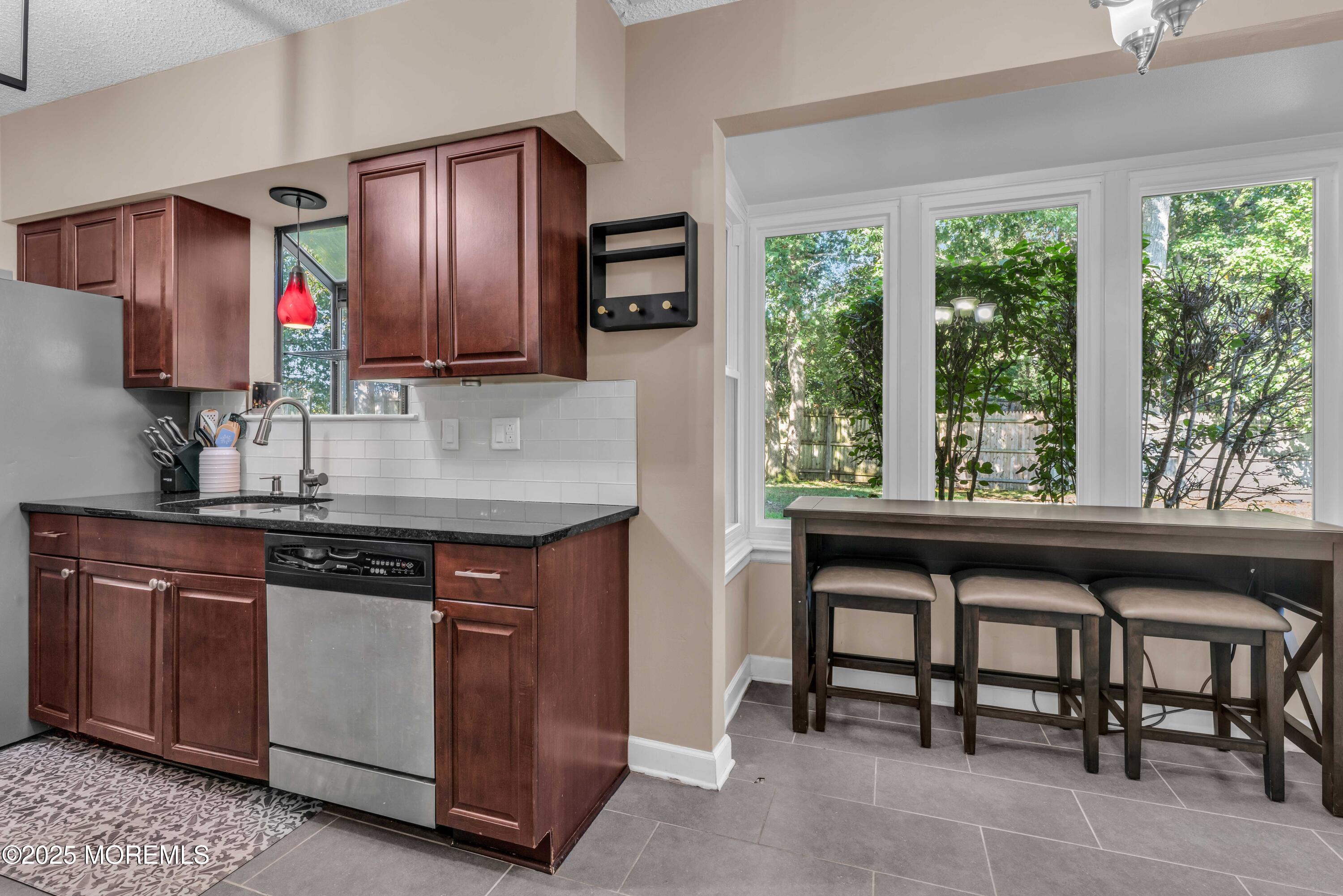 646 Ridgeview Court 646