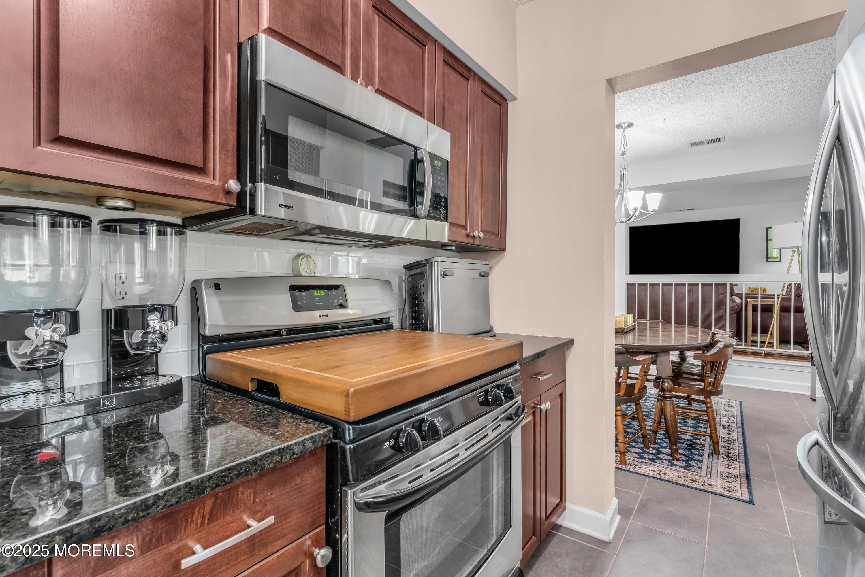 646 Ridgeview Court 646