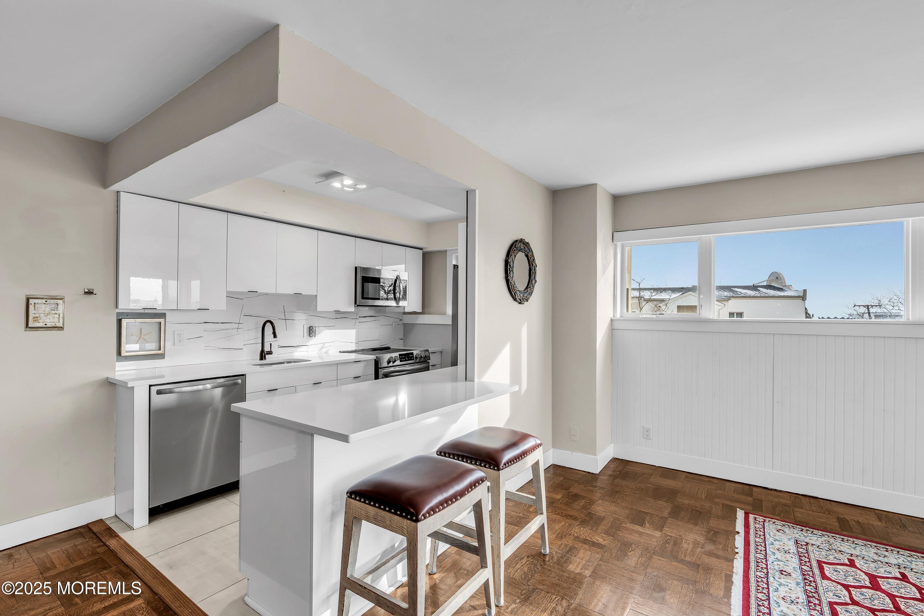 321 Sunset Avenue 3H