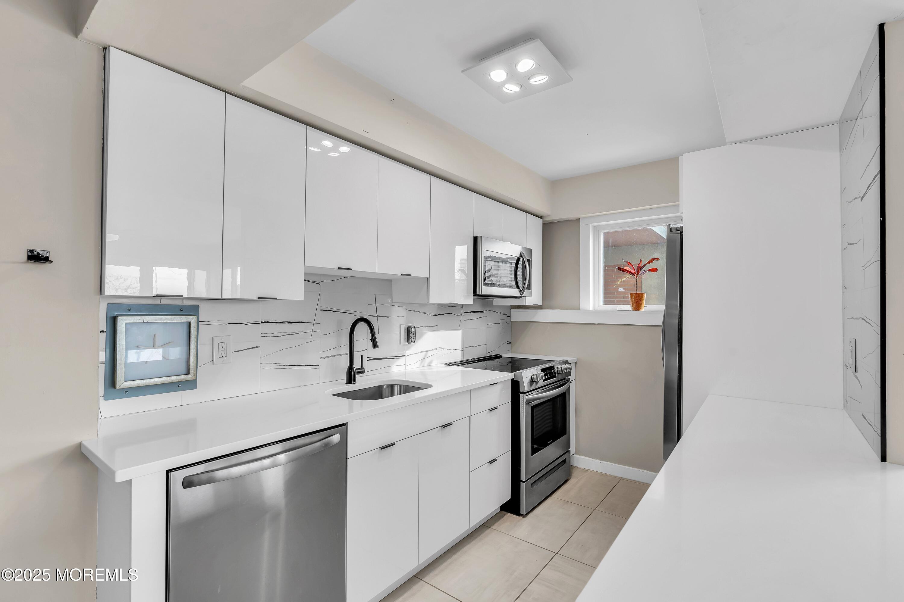 321 Sunset Avenue 3H