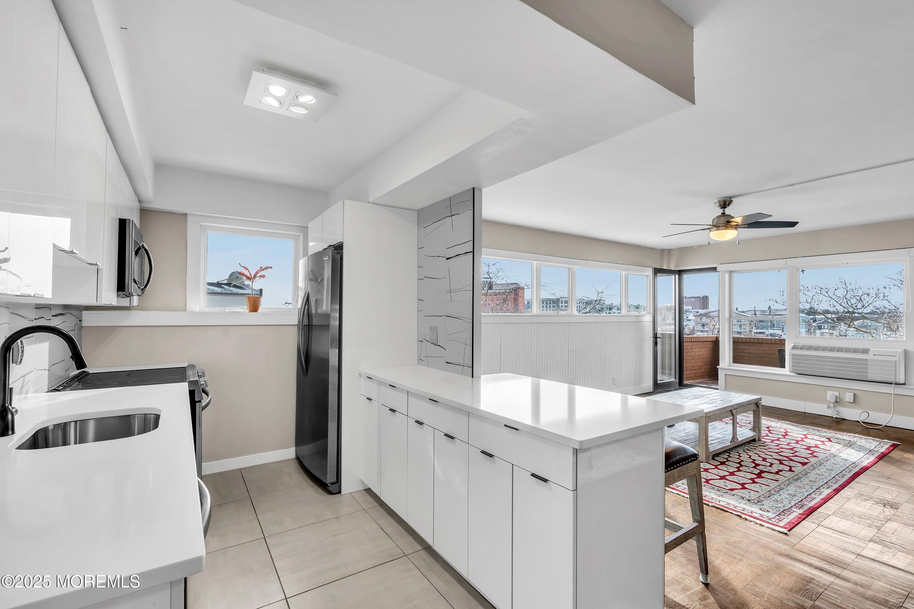 321 Sunset Avenue 3H