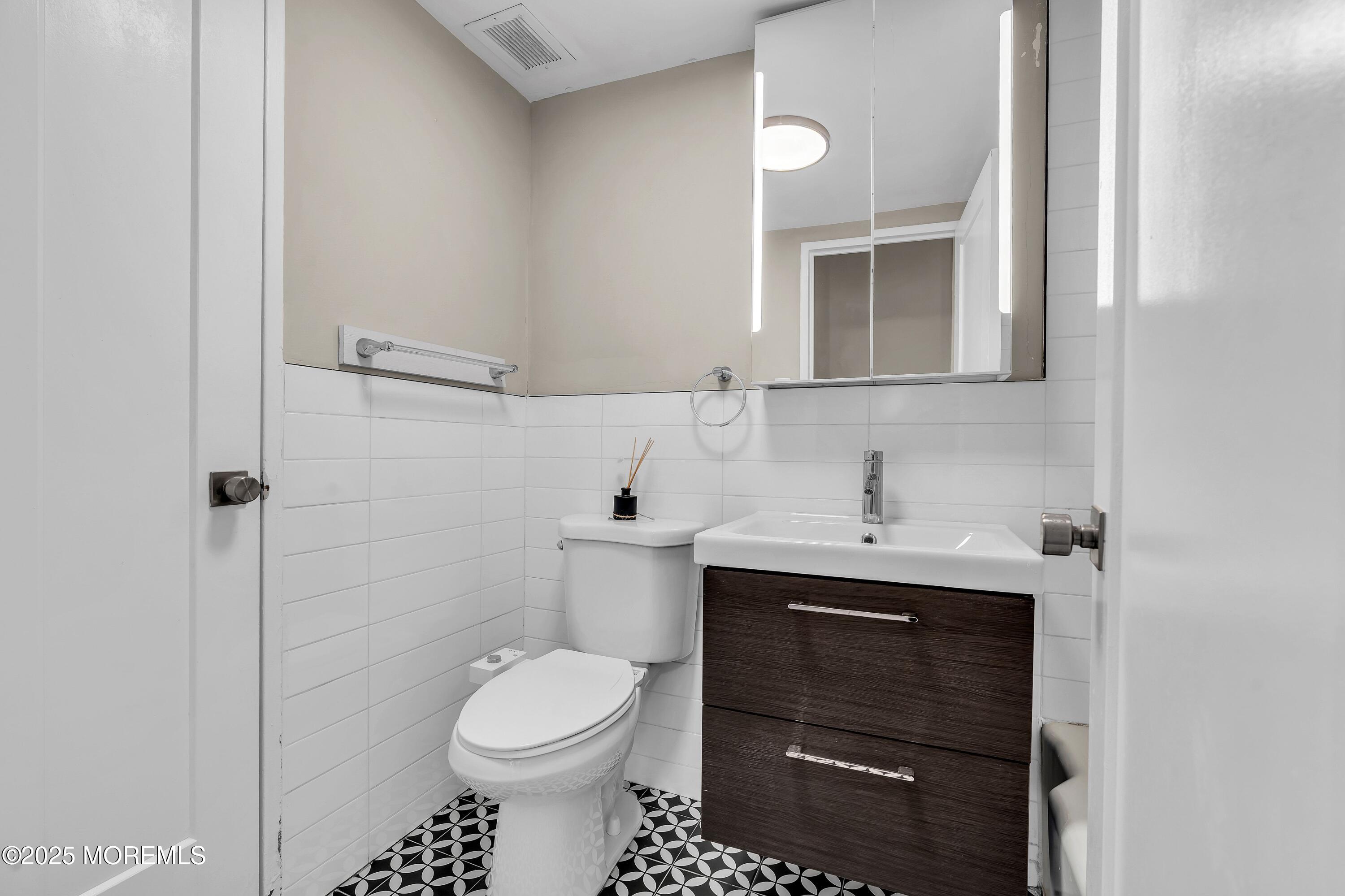 321 Sunset Avenue 3H