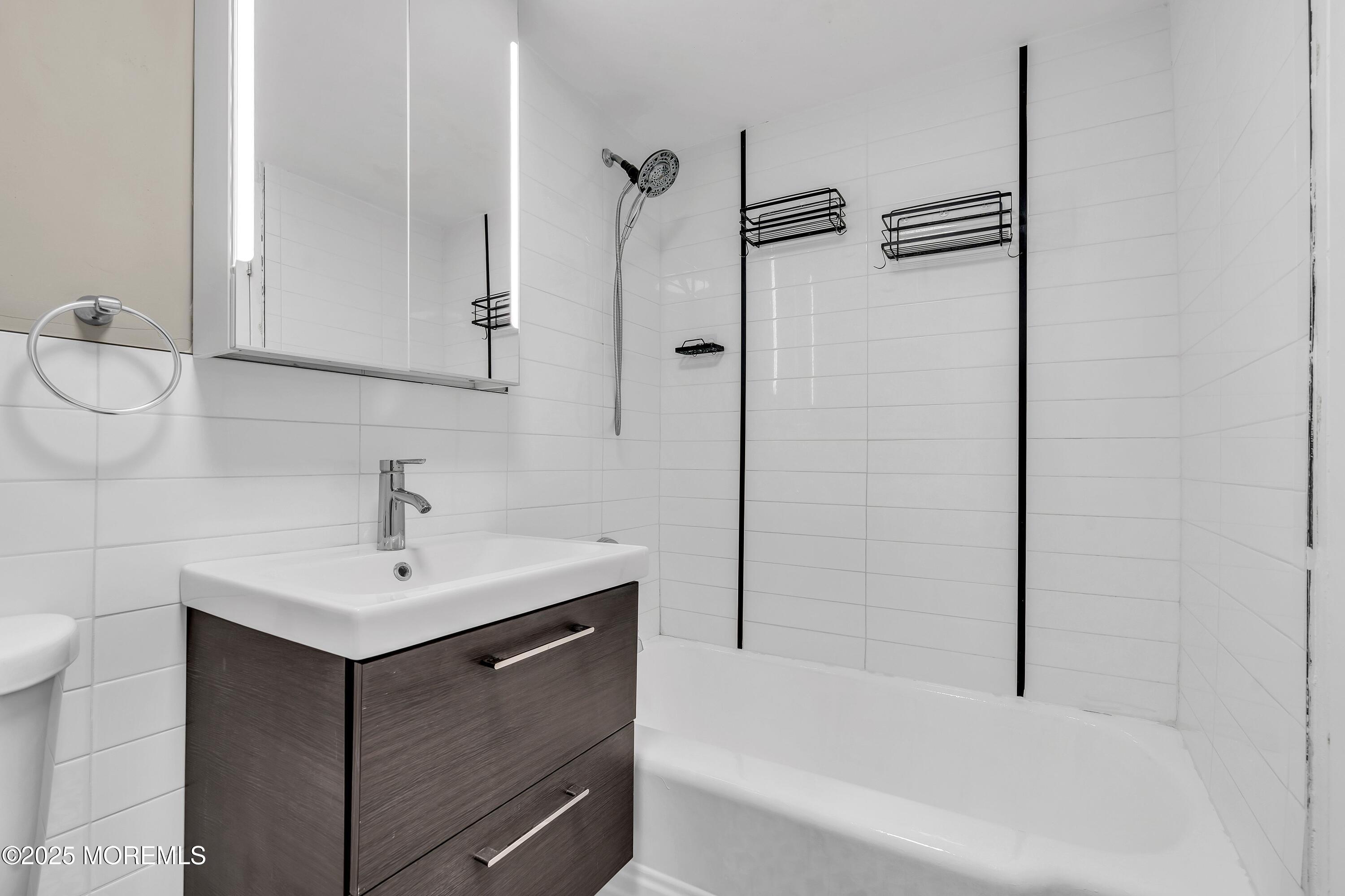 321 Sunset Avenue 3H