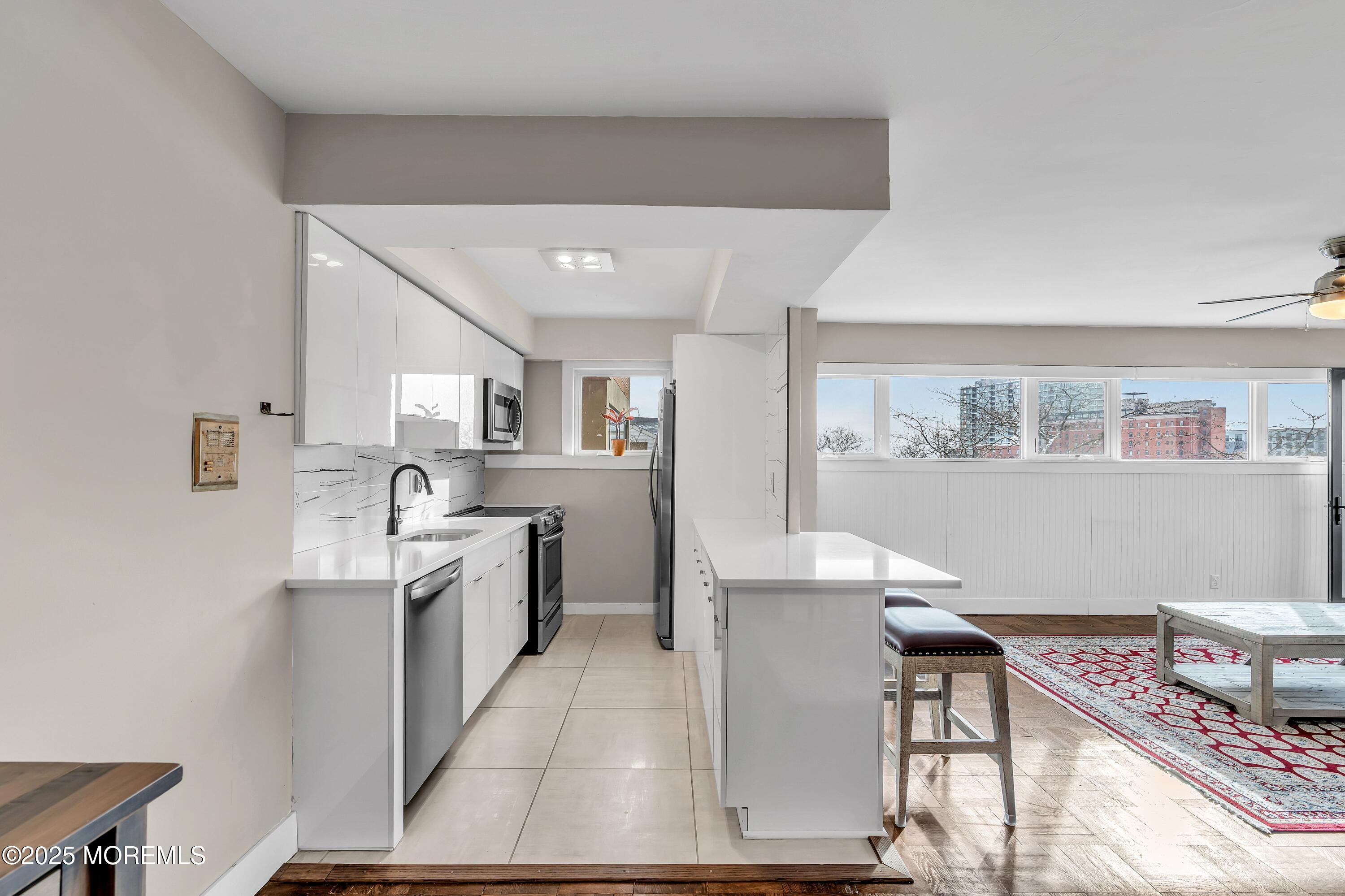 321 Sunset Avenue 3H