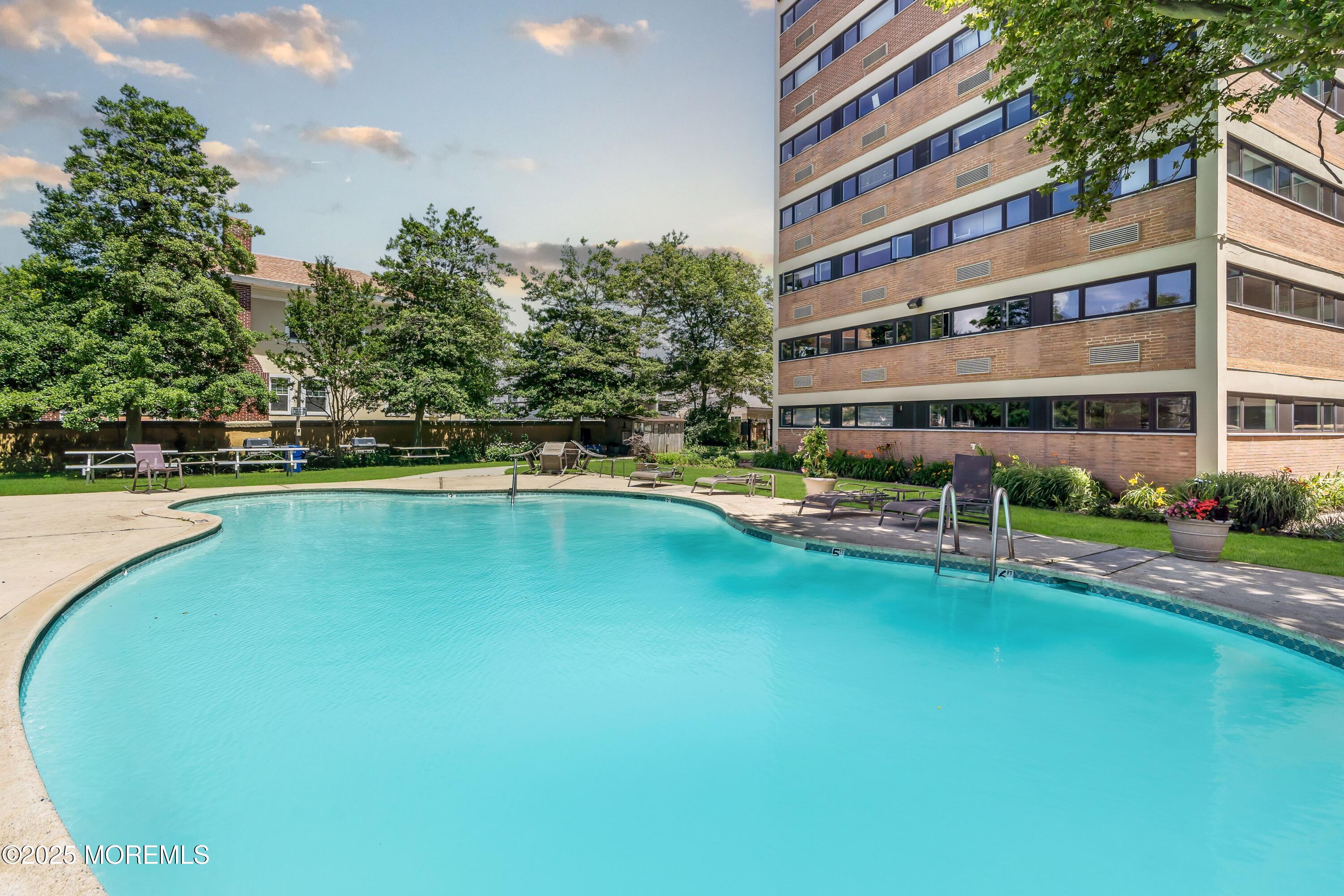 321 Sunset Avenue 3H