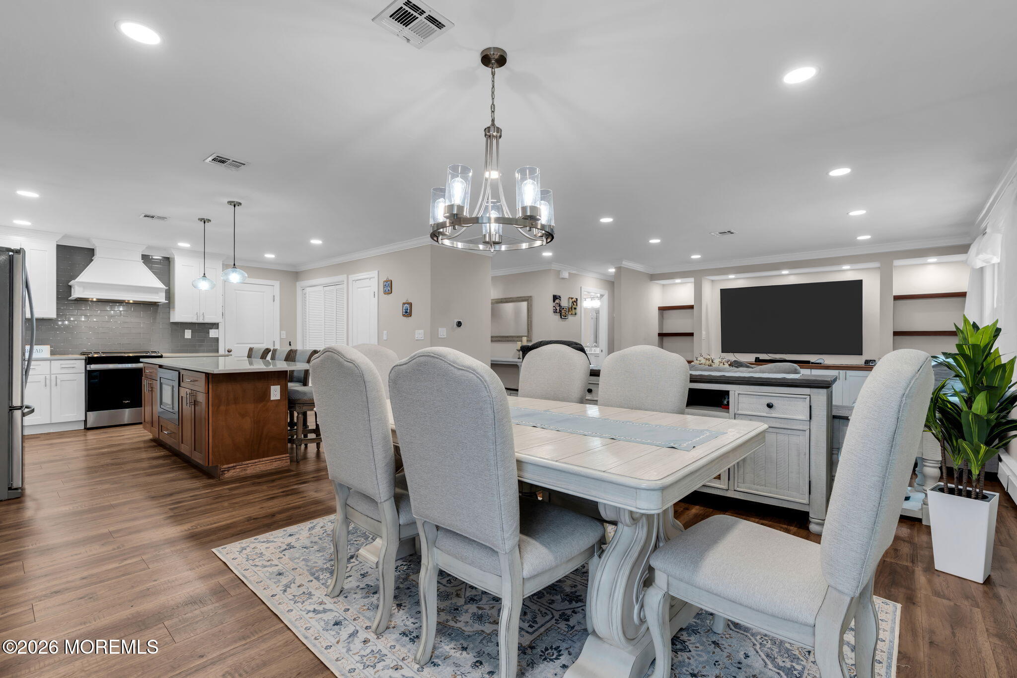 10 Point Blanche Court