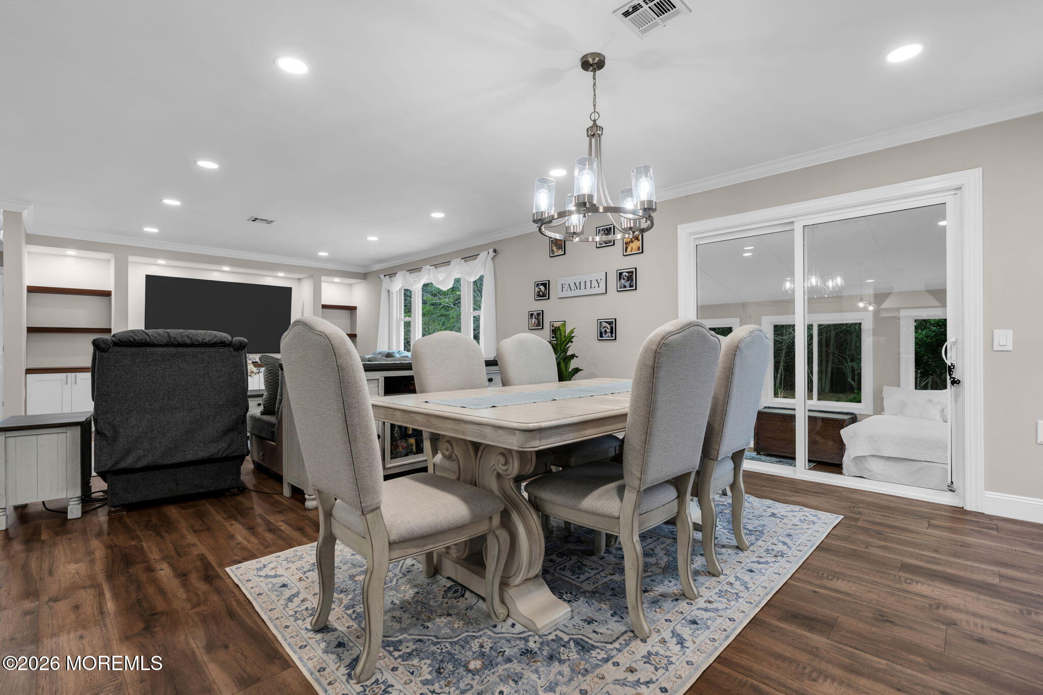 10 Point Blanche Court