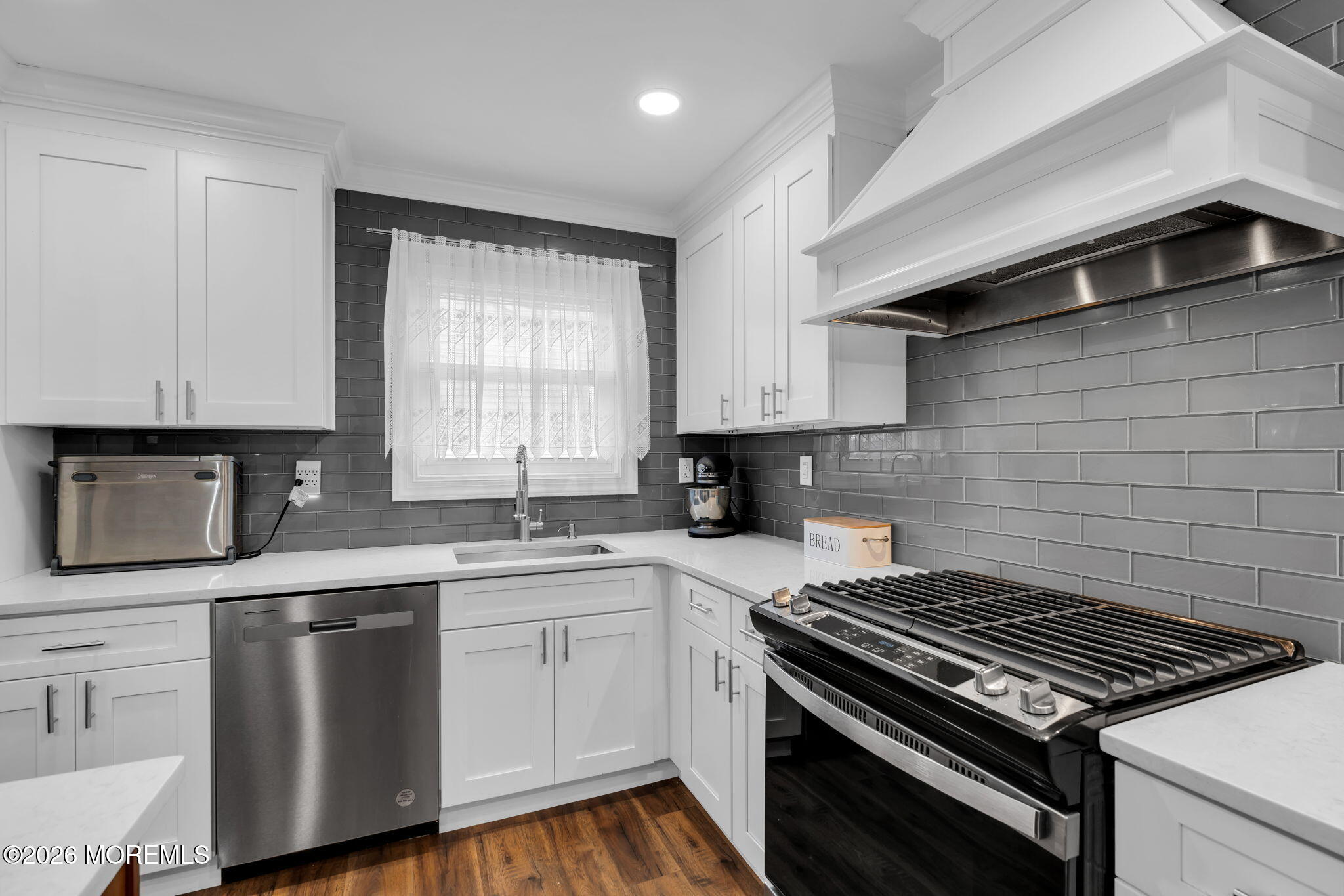 10 Point Blanche Court