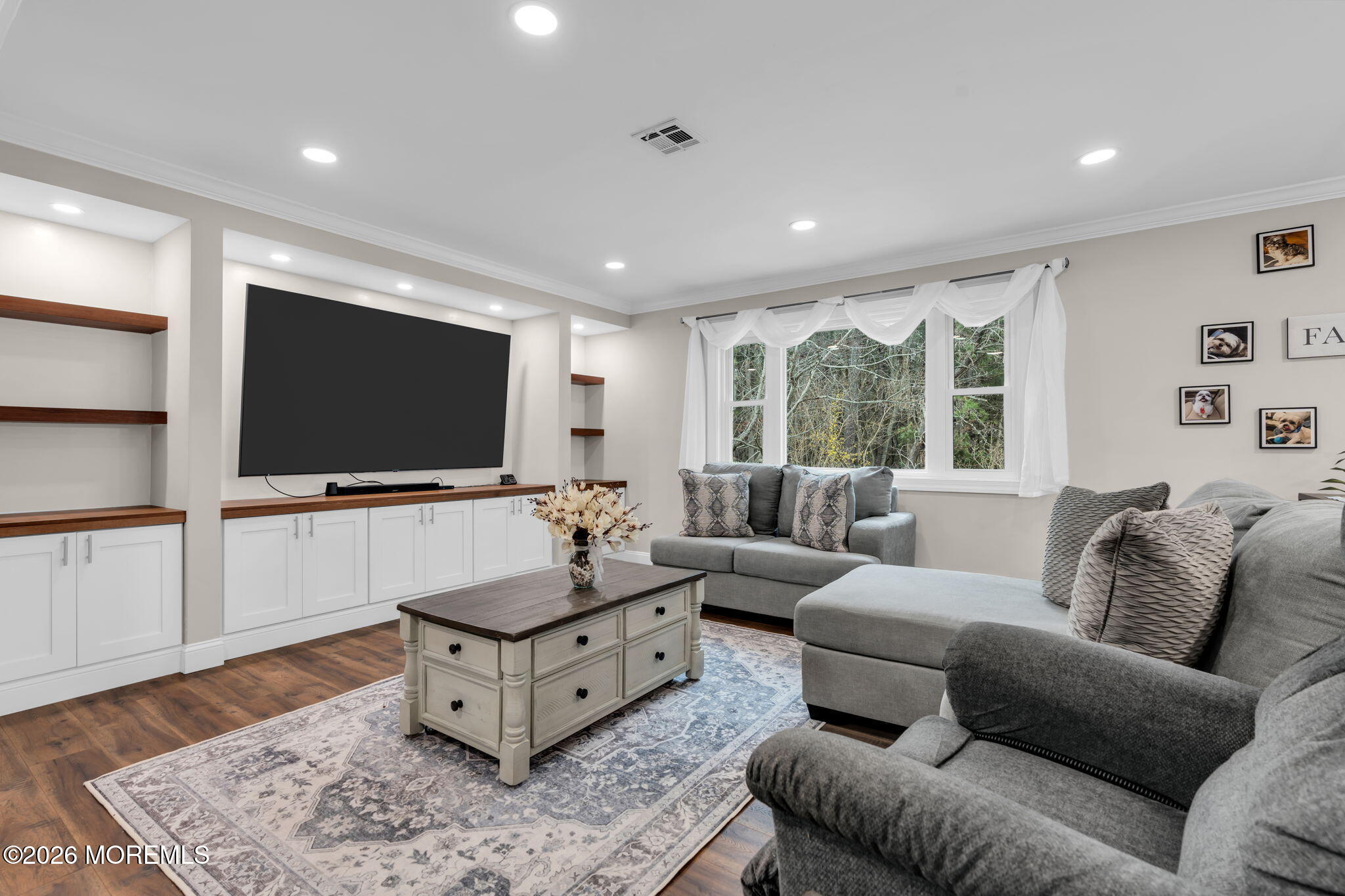 10 Point Blanche Court