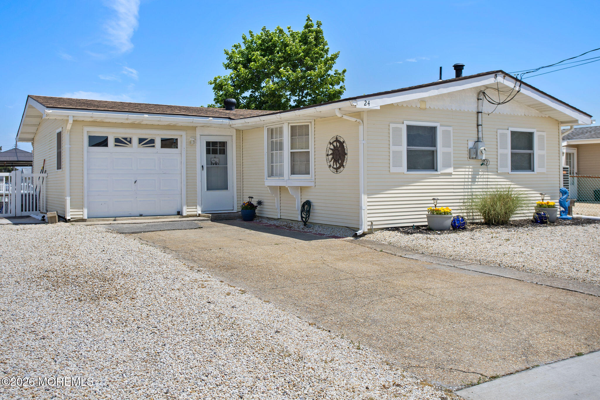 24 W Mohawk Drive