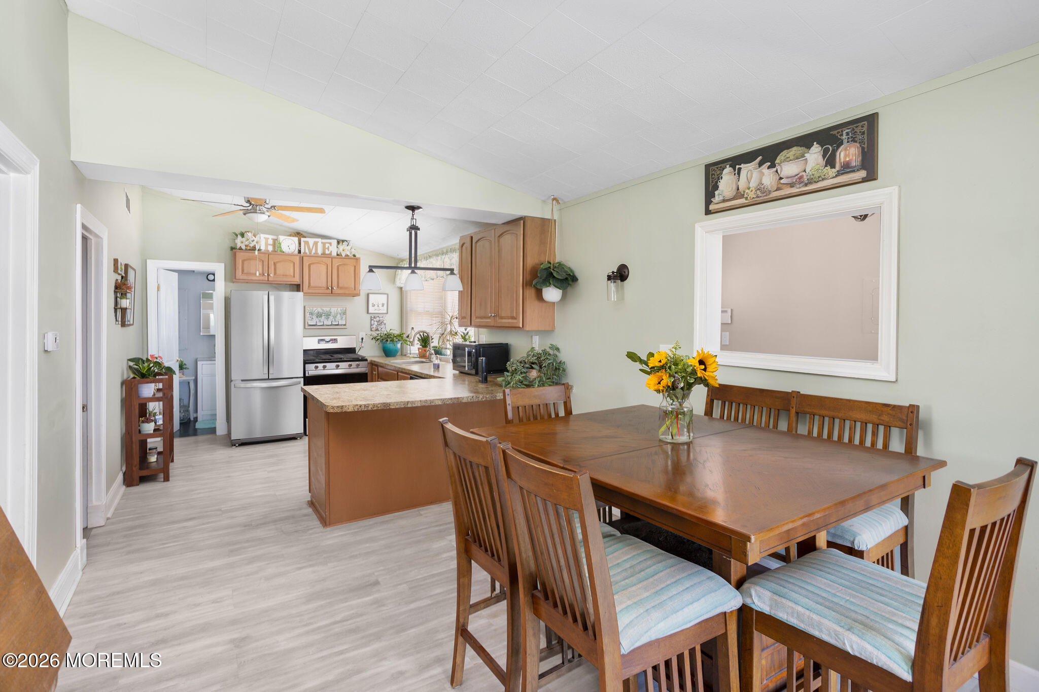 24 W Mohawk Drive