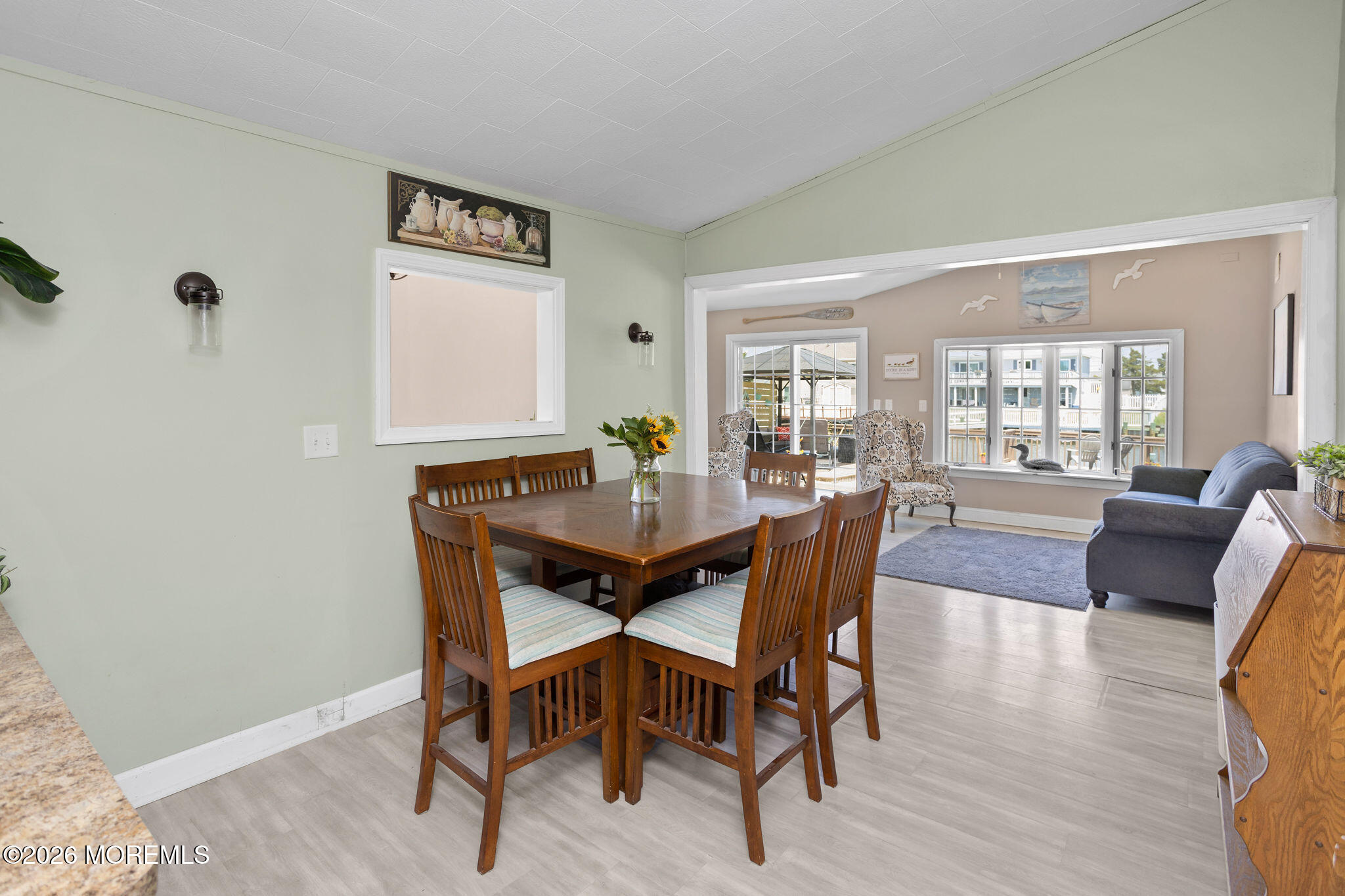 24 W Mohawk Drive