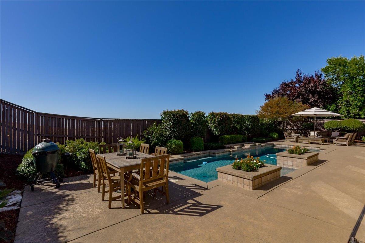 4866 Village Green Drive
