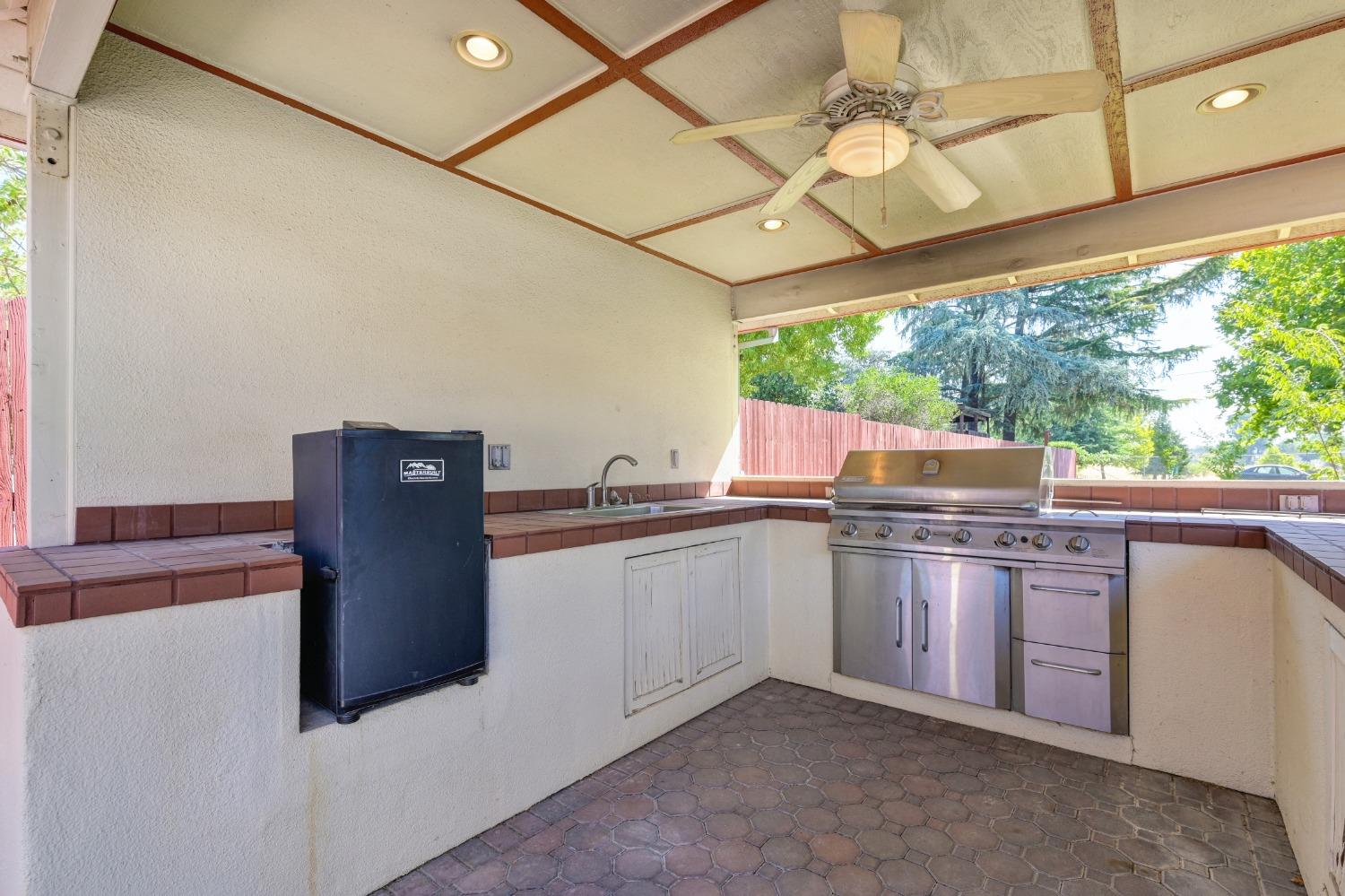 7458 6th Street