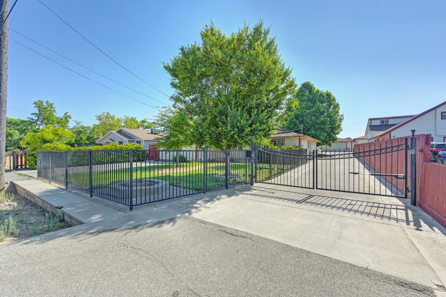 7458 6th Street