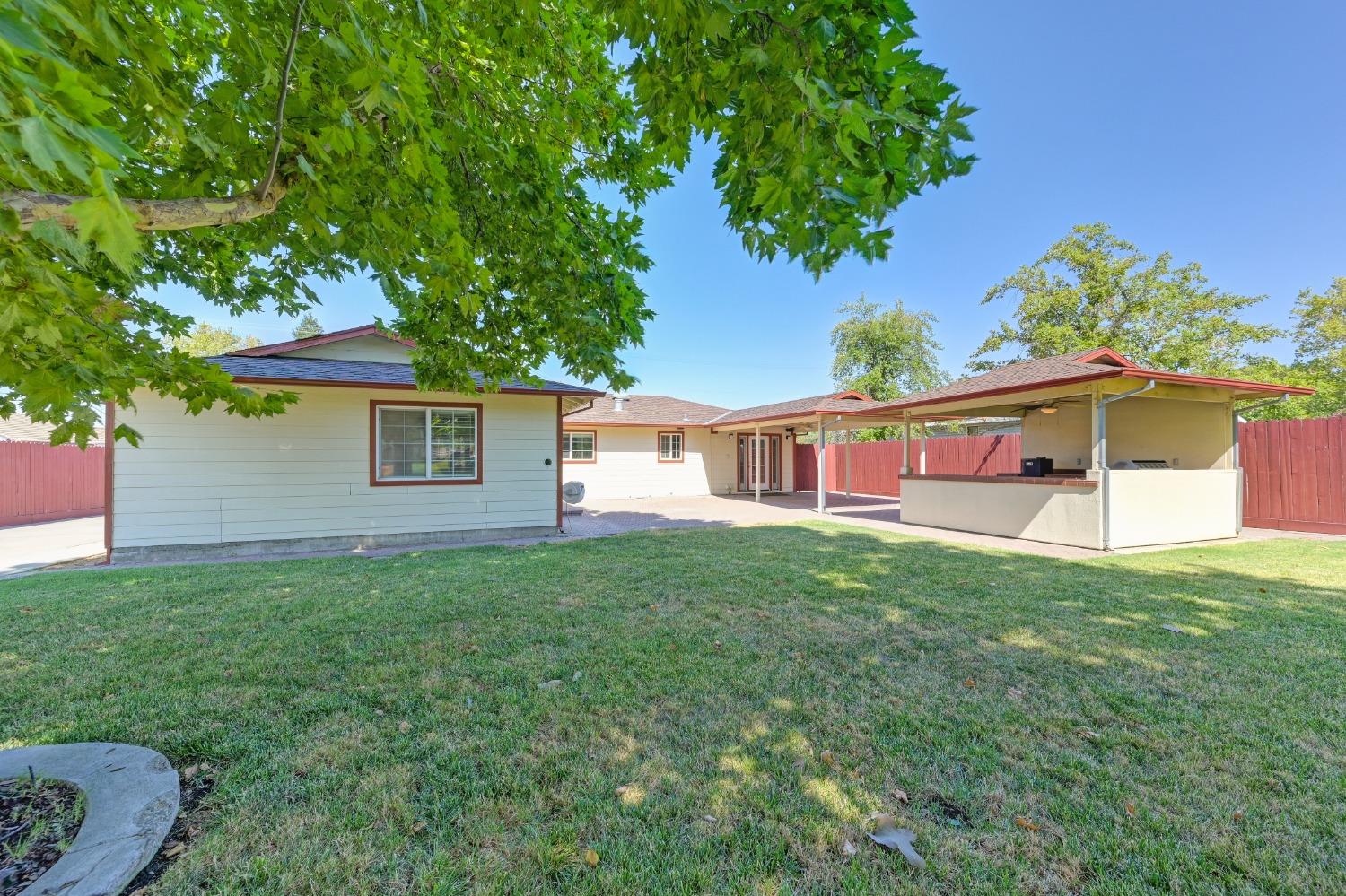 7458 6th Street