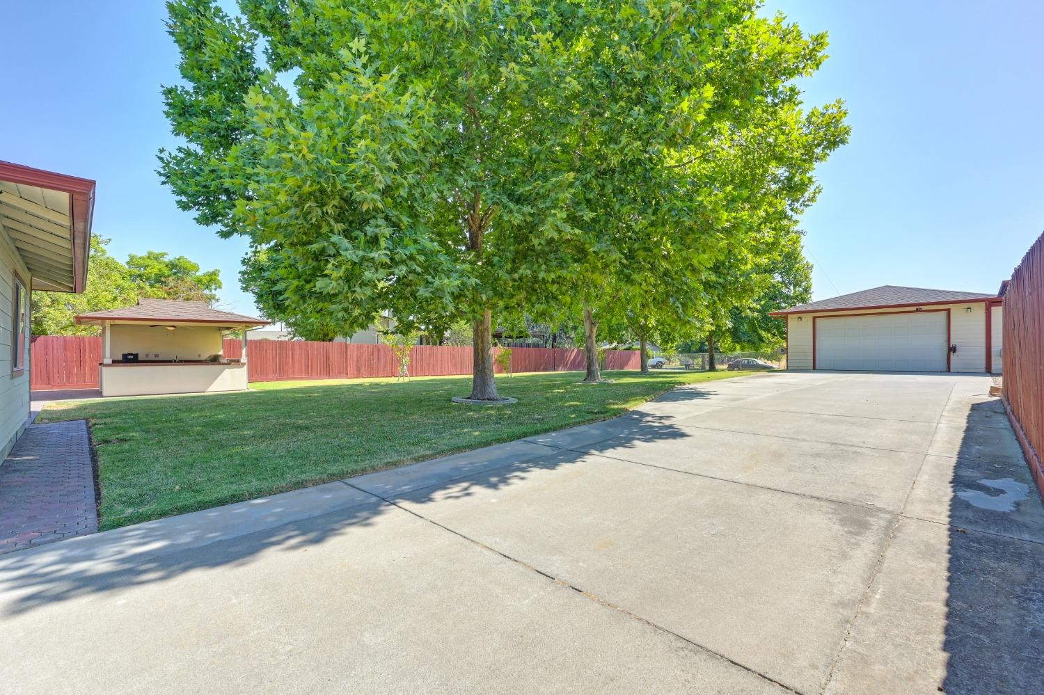 7458 6th Street