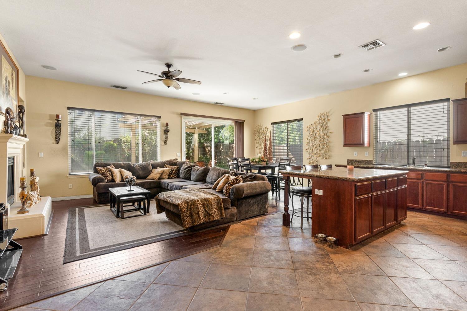 4642 Westlake Parkway