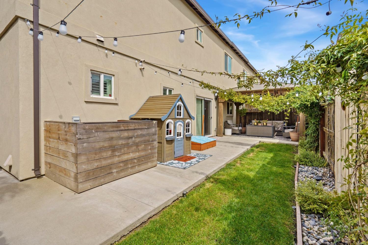 4252 Clay Creek Way