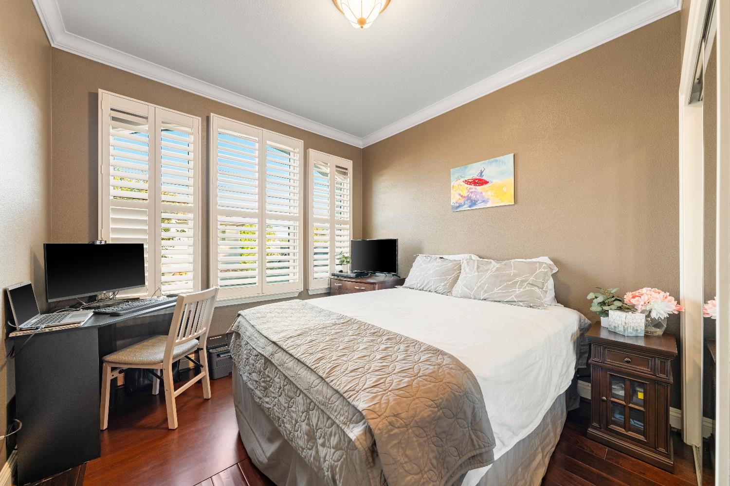 16 Kings Beach Place