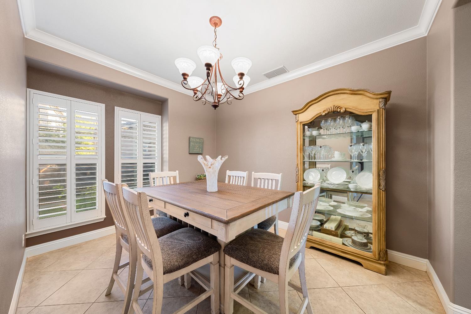 16 Kings Beach Place
