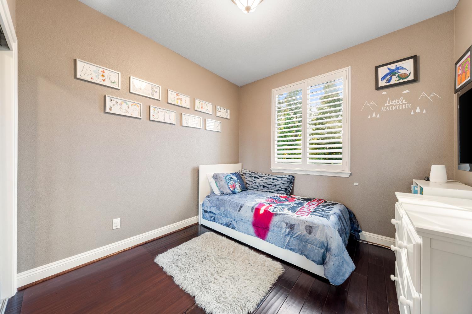 16 Kings Beach Place