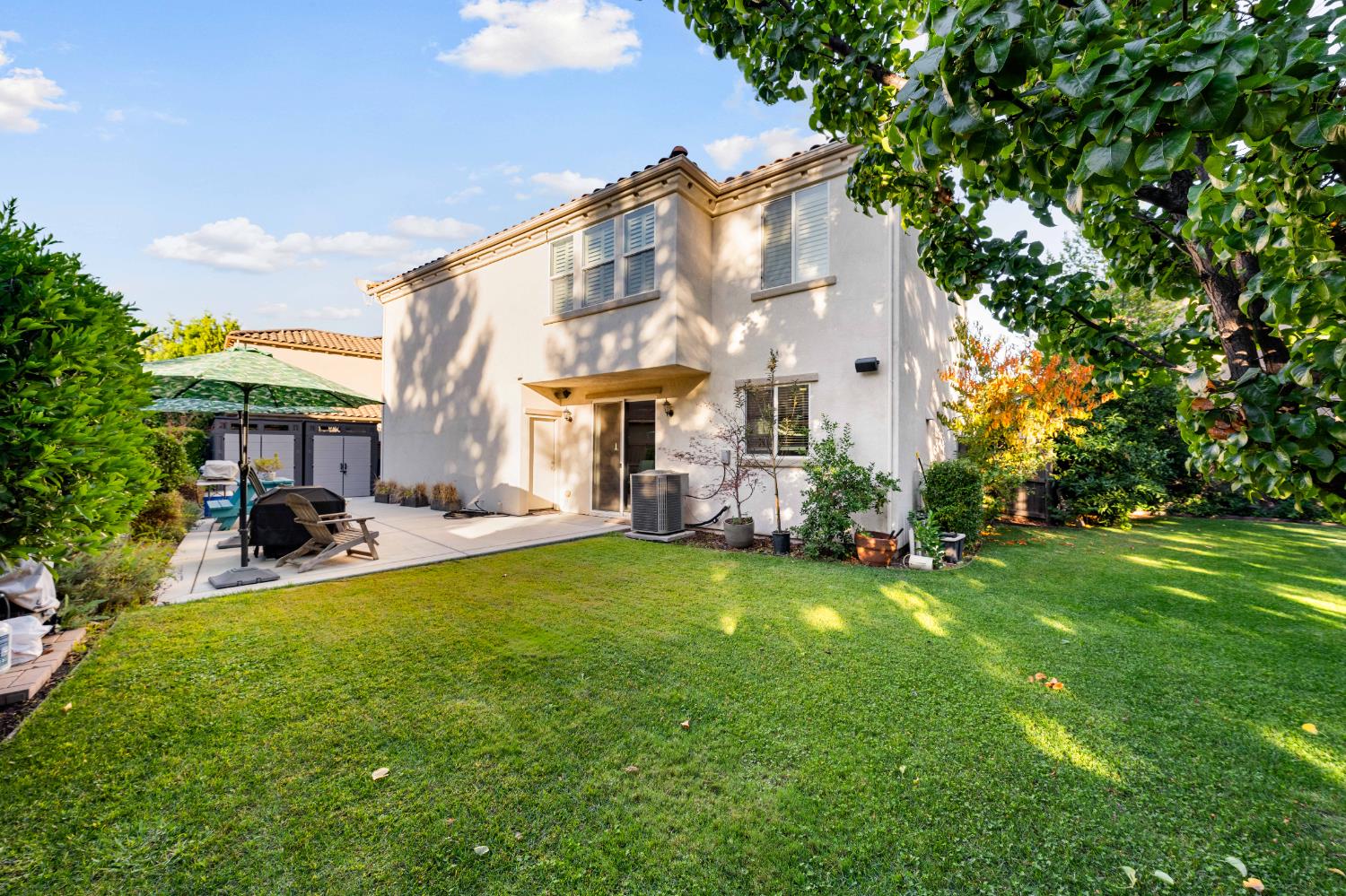 16 Kings Beach Place