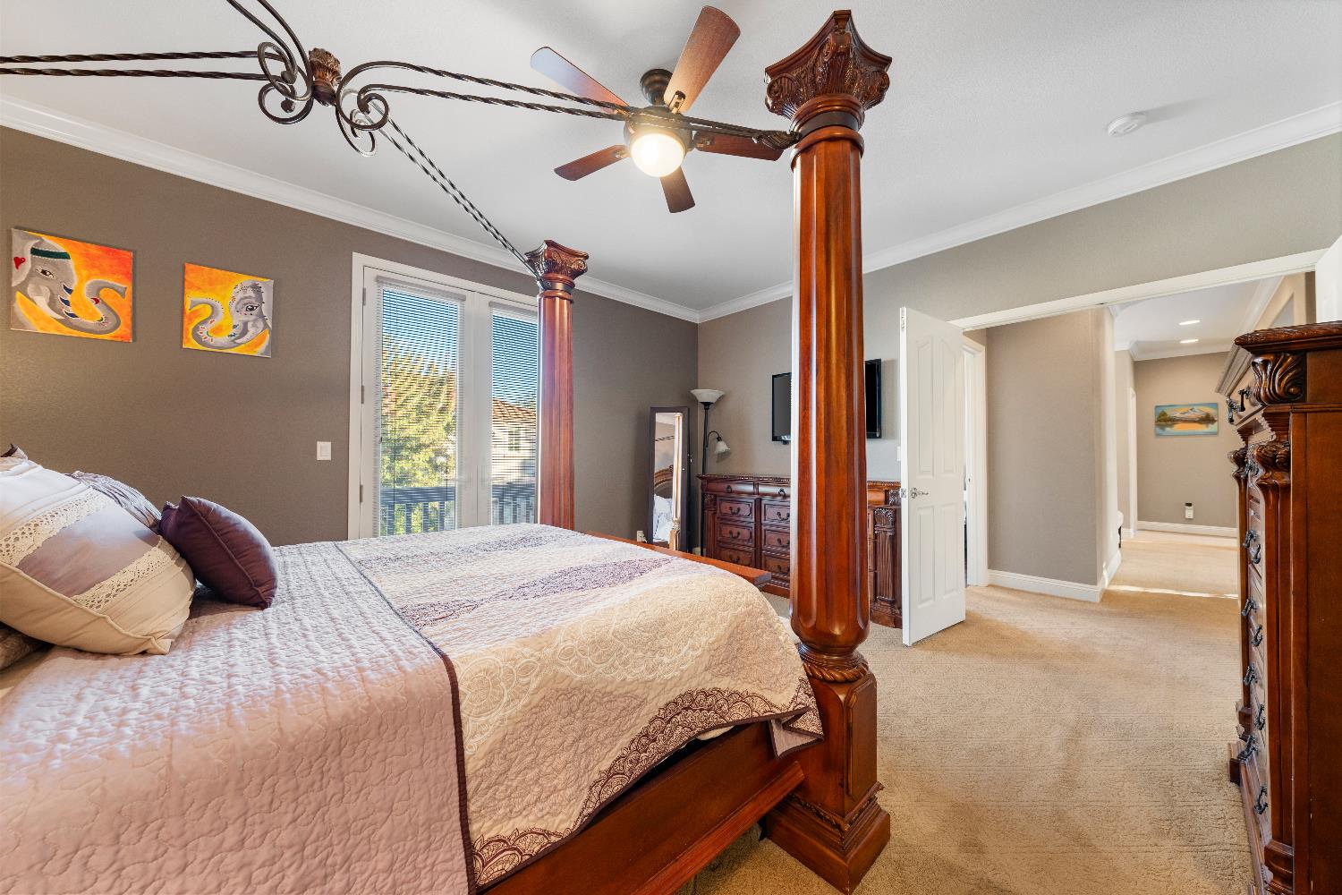 16 Kings Beach Place