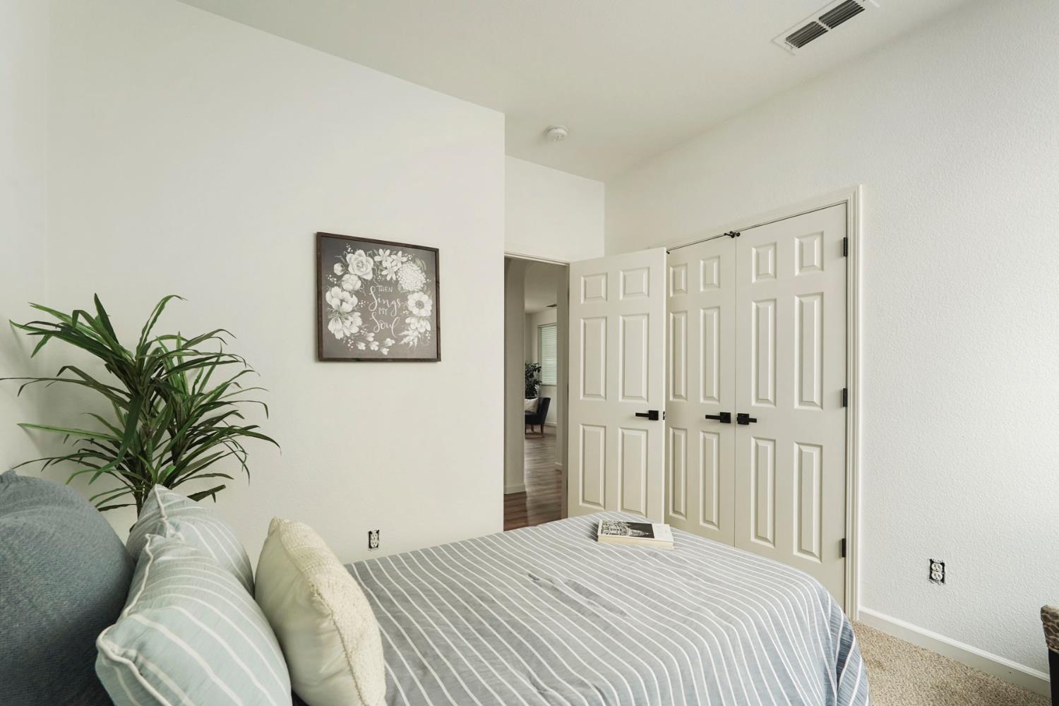 1585 Alicia Way