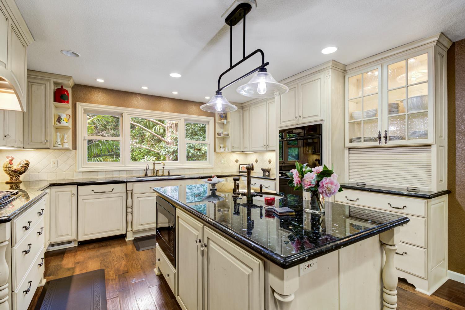 3305 Inverness Court